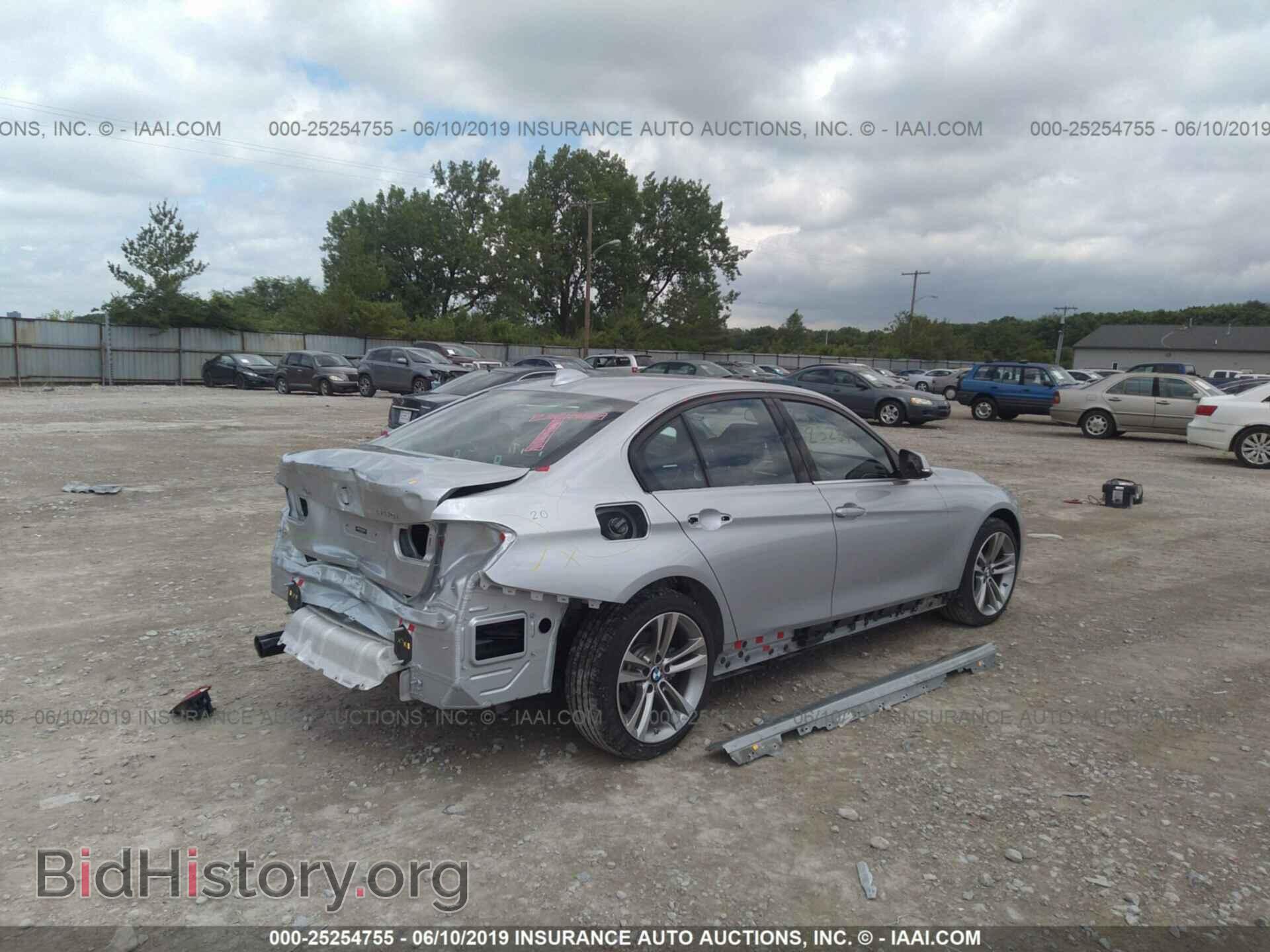 2017 BMW 330 - VIN: WBA8D9C59HA003680 - Фото 4