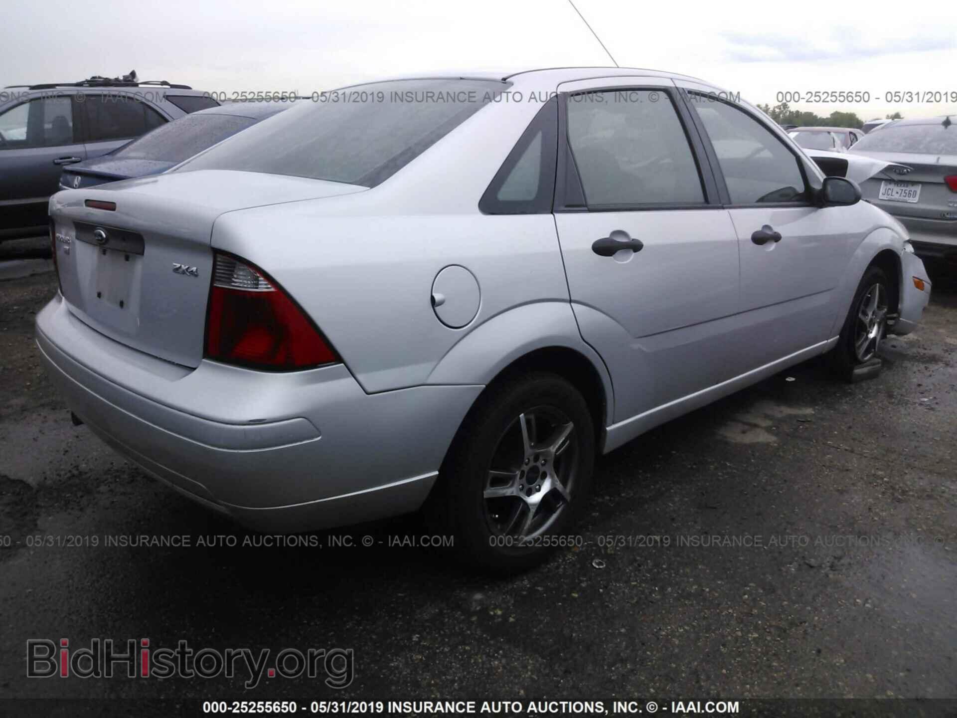2005 FORD FOCUS - VIN: 1FAFP34N75W126685 - Фото 4