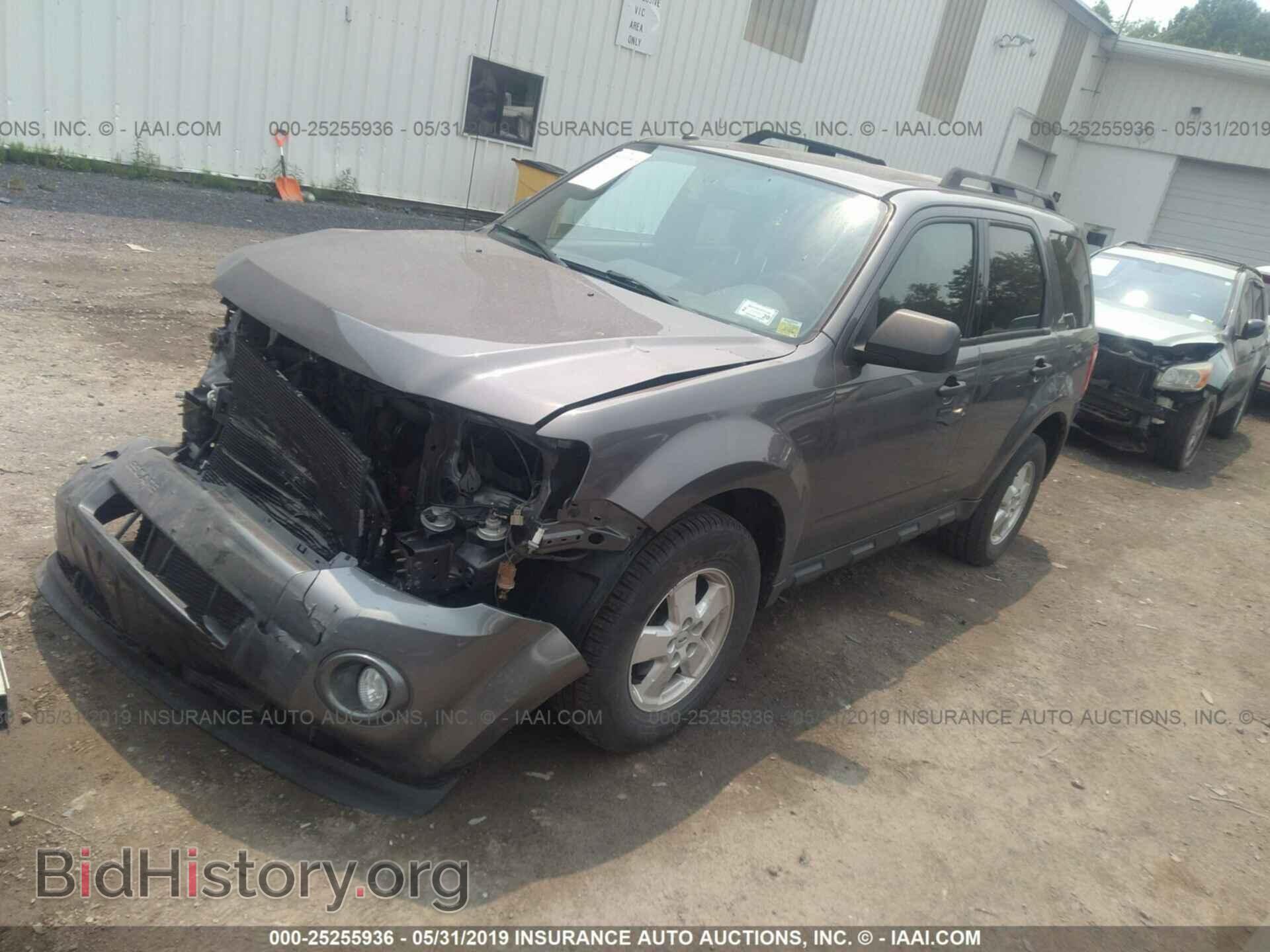 2011 FORD ESCAPE - VIN: 1FMCU9DG2BKB17739 - Photo 2