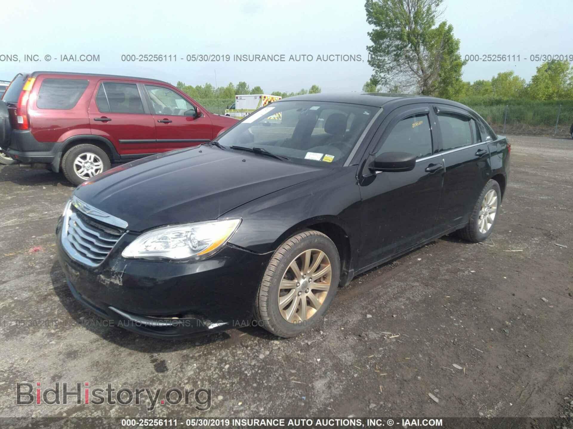 2011 CHRYSLER 200 - VIN: 1C3BC1FB3BN602819 - Photo 2