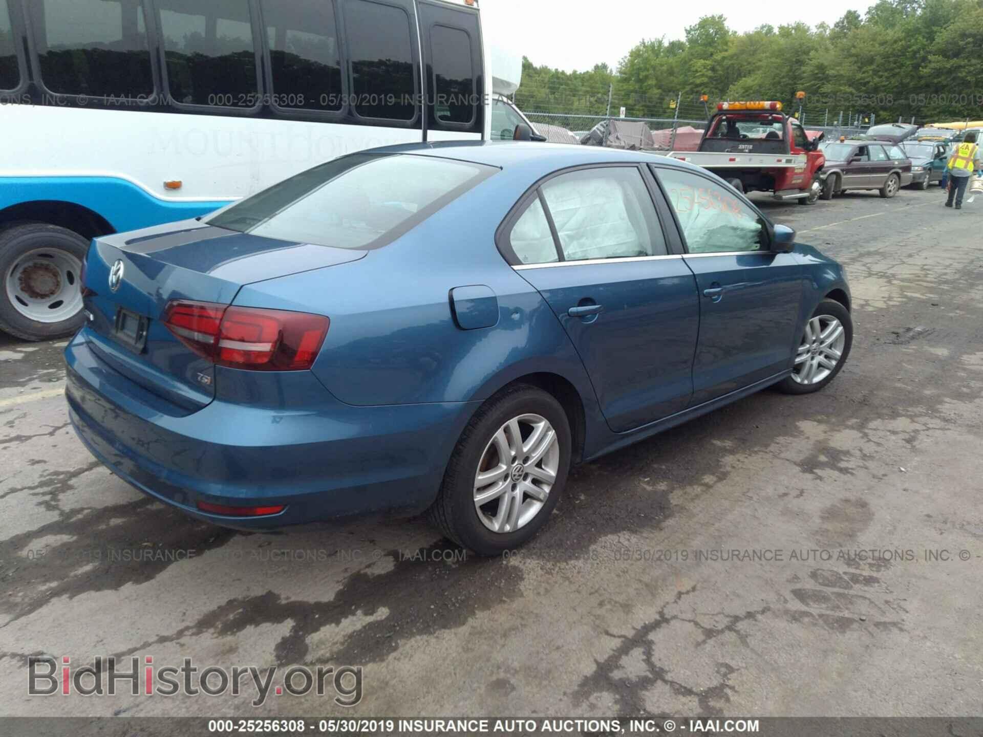 2017 VOLKSWAGEN JETTA - VIN: 3VW2B7AJ3HM268582 - Photo 4