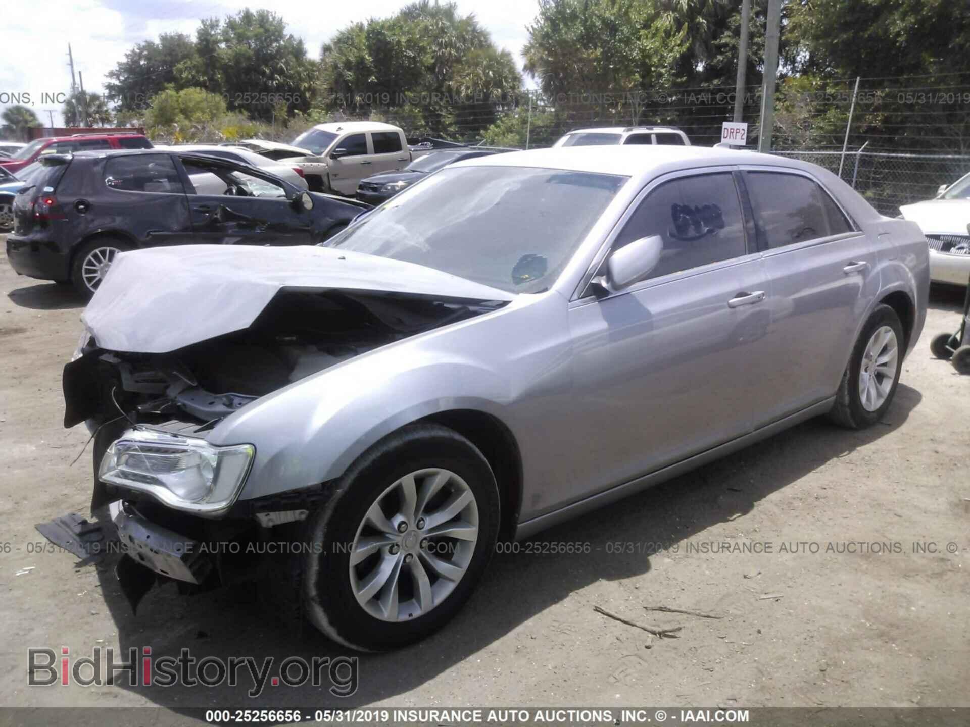 2015 CHRYSLER 300 - VIN: 2C3CCAAG3FH930361 - Фото 2