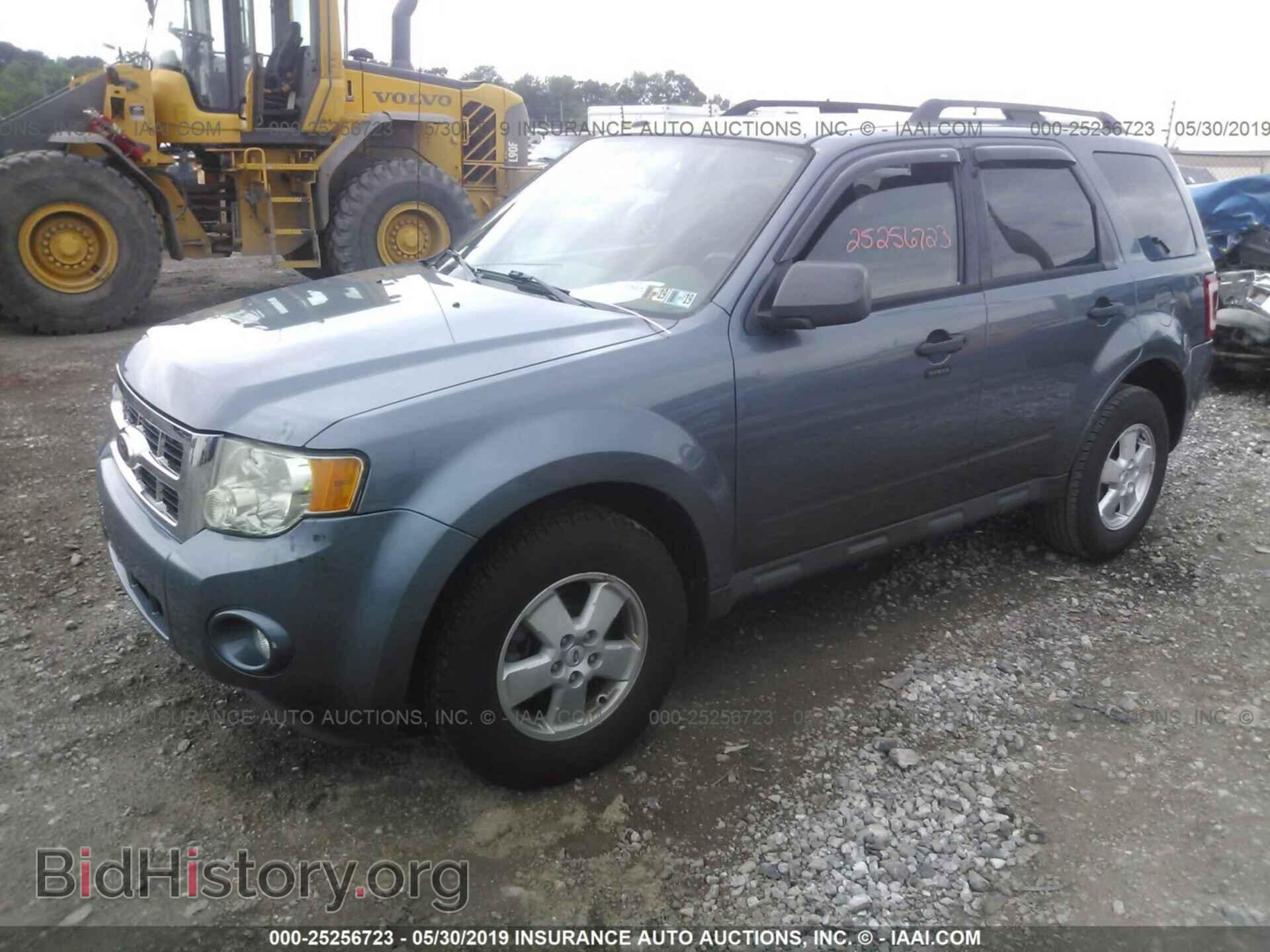 2011 FORD ESCAPE - VIN: 1FMCU0D76BKB09137 - Фото 2