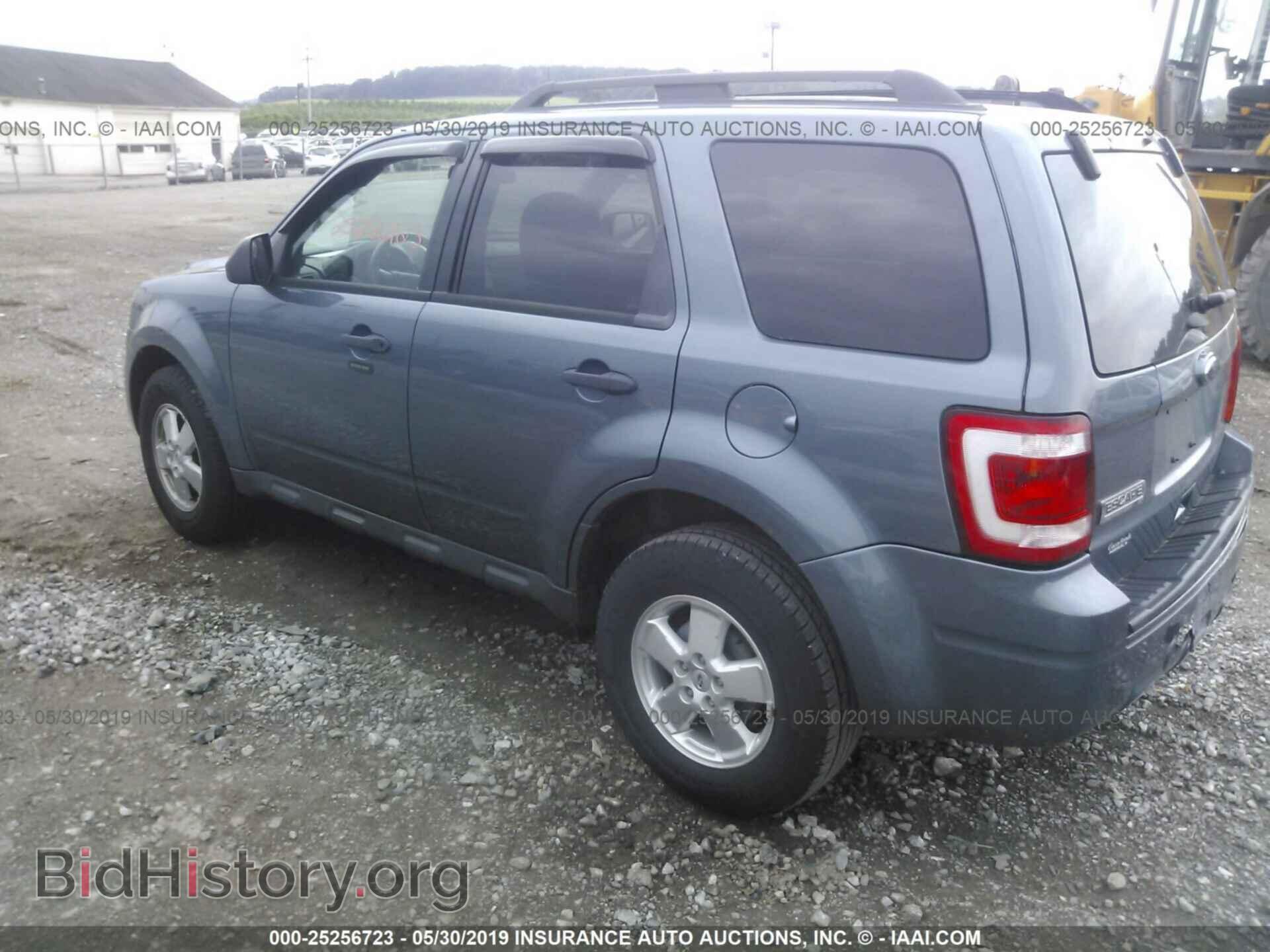 2011 FORD ESCAPE - VIN: 1FMCU0D76BKB09137 - Фото 3