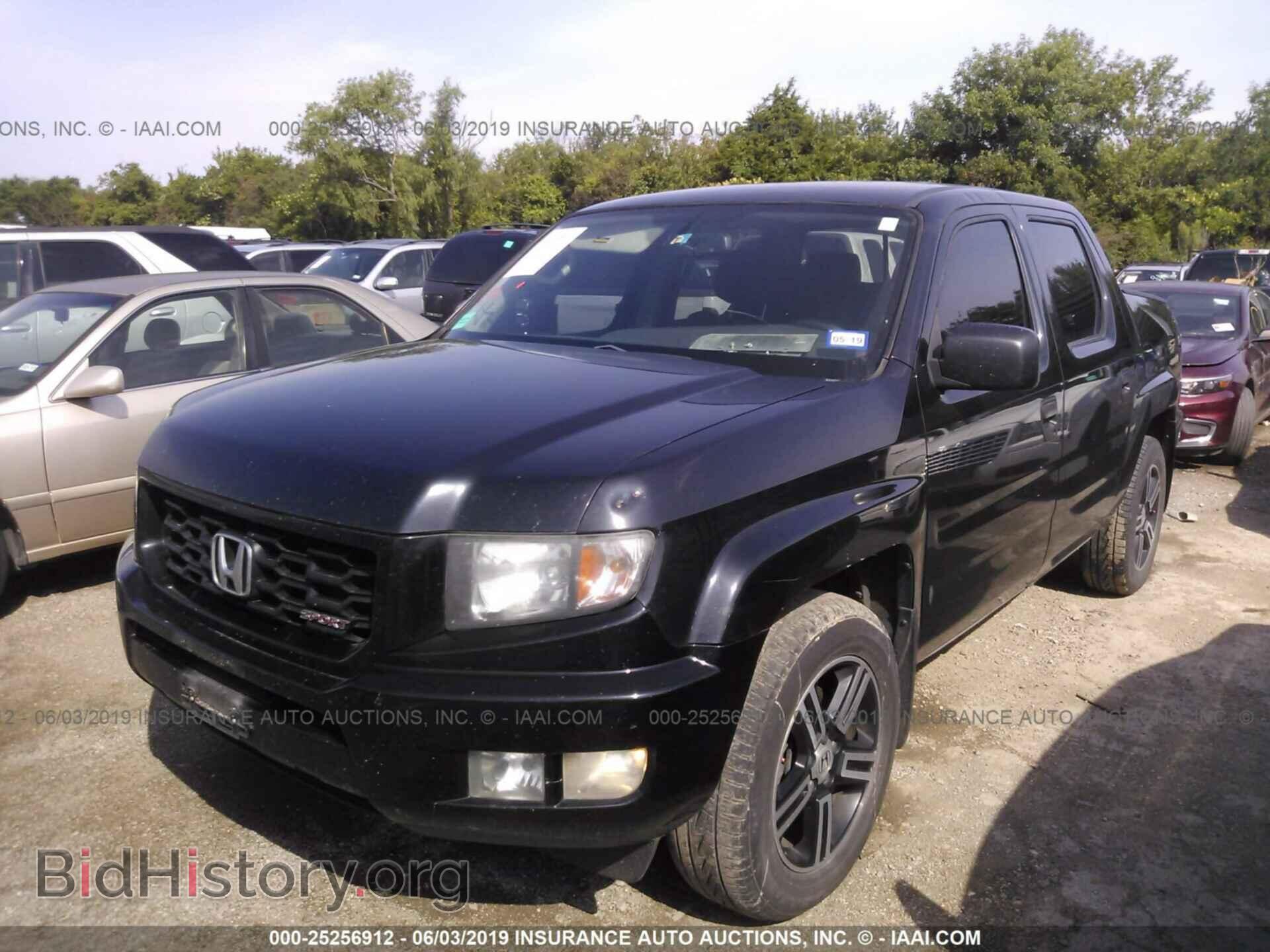 2013 HONDA RIDGELINE - VIN: 5FPYK1F74DB012917 - Фото 2