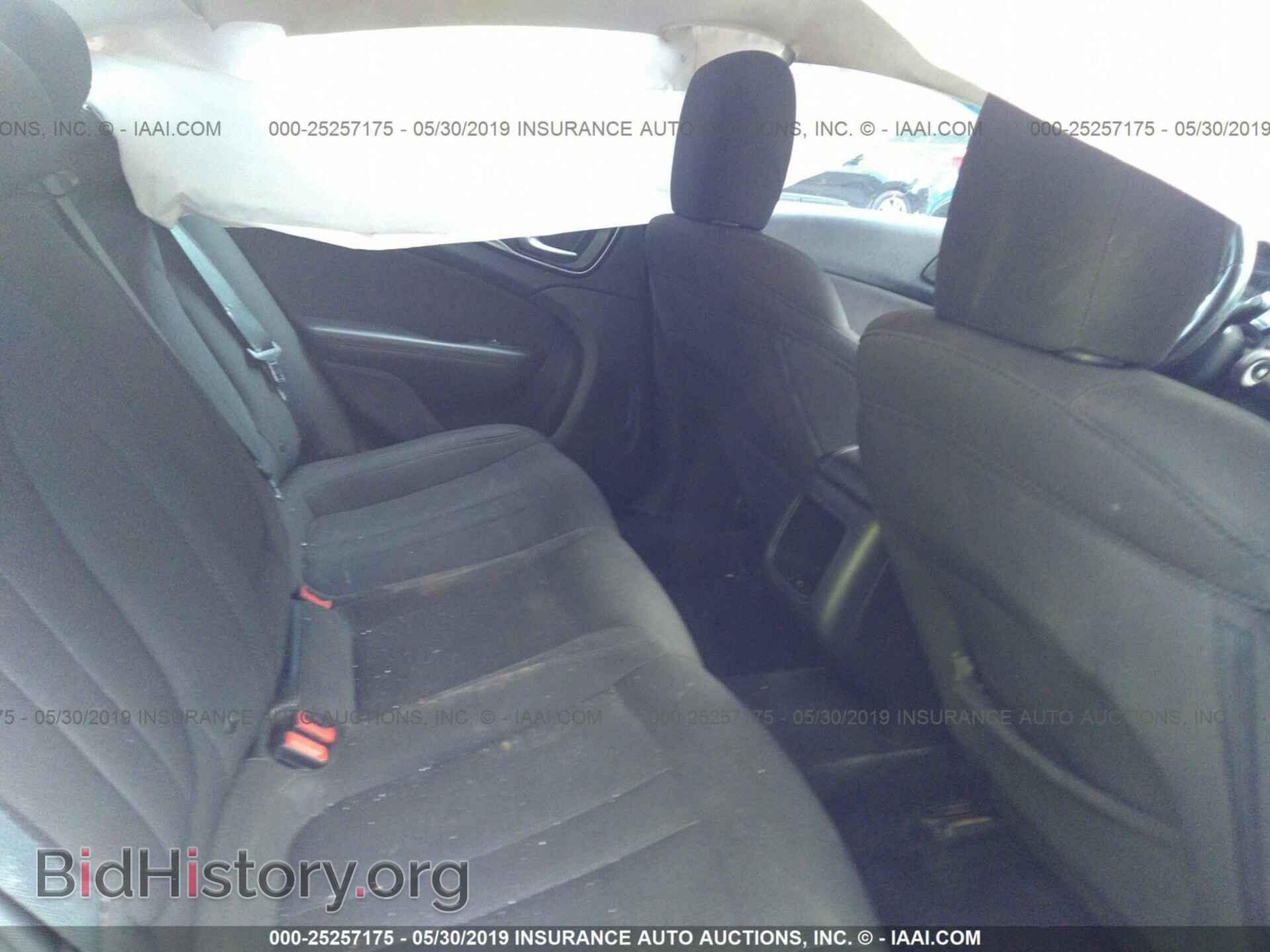 2016 CHRYSLER 200 - VIN: 1C3CCCAB2GN125587 - Photo 8