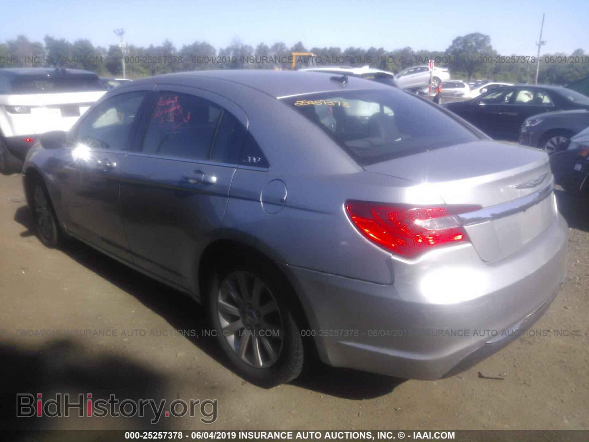 2013 CHRYSLER 200 - VIN: 1C3CCBBB7DN528792 - Фото 3