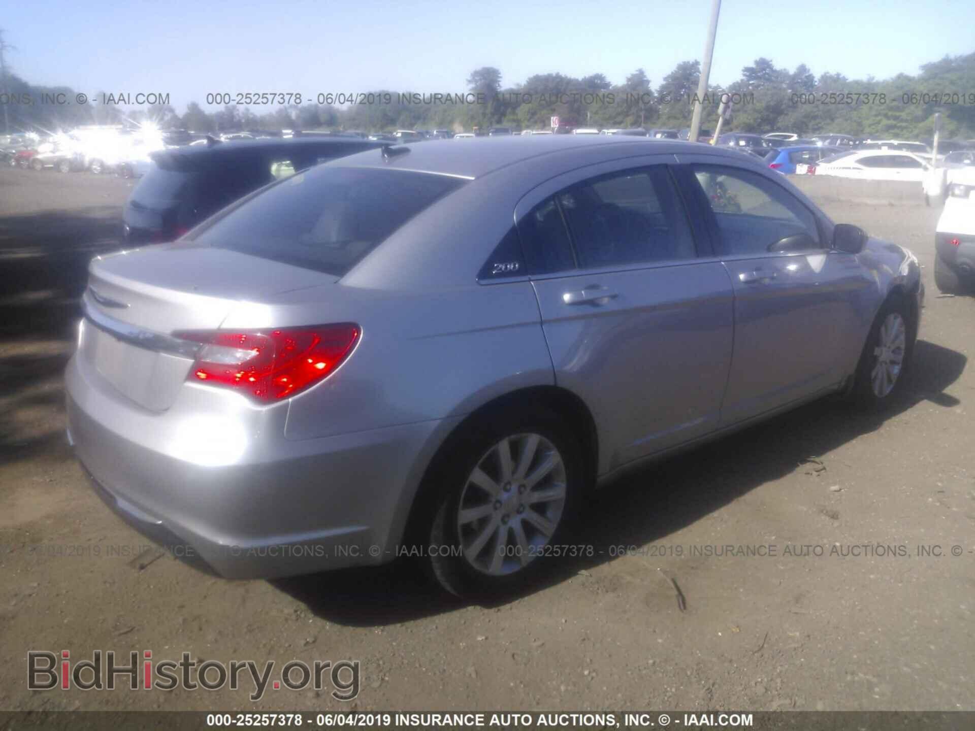 2013 CHRYSLER 200 - VIN: 1C3CCBBB7DN528792 - Фото 4