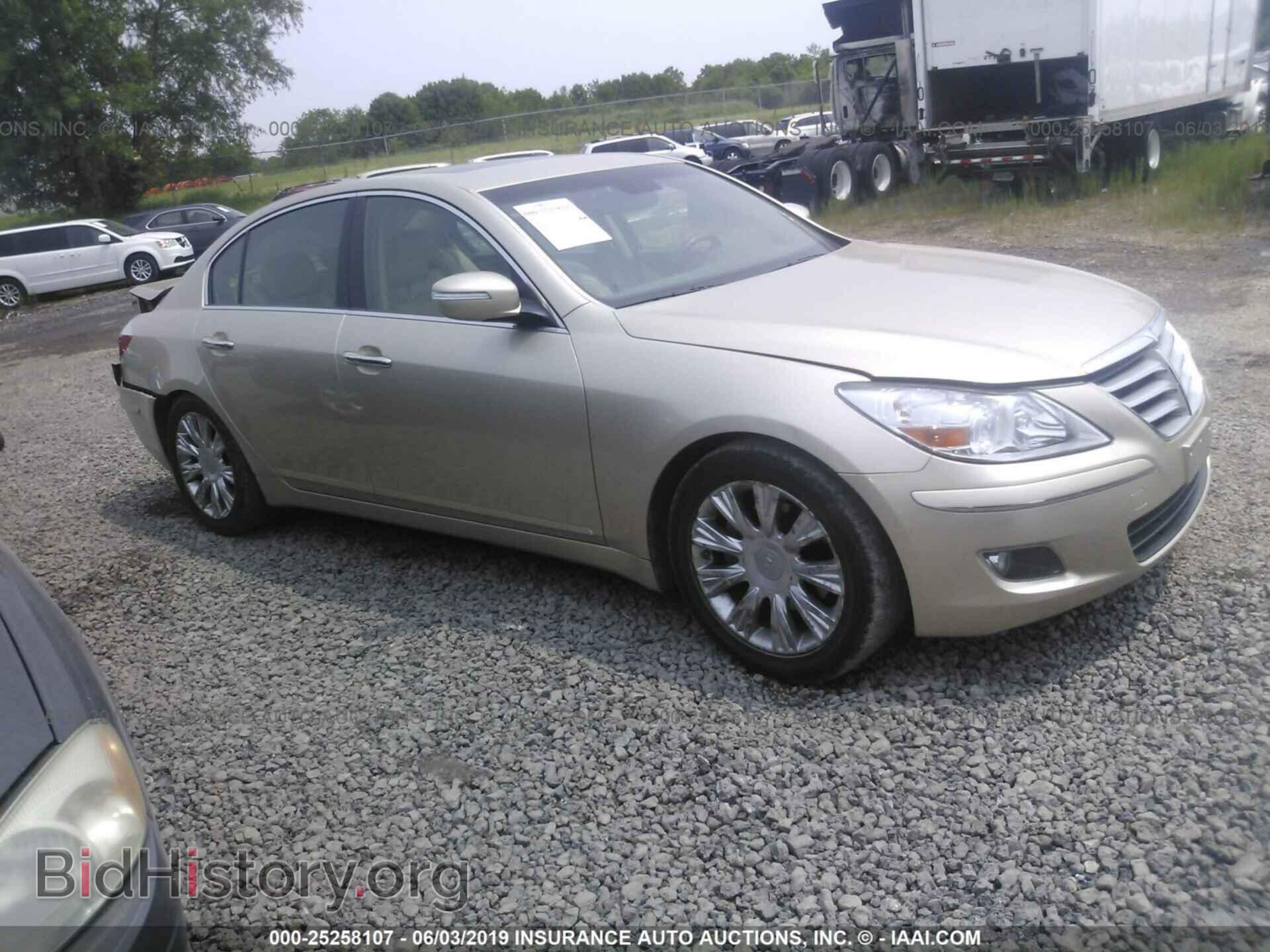 Photo KMHGC46E99U026243 - HYUNDAI GENESIS 2009