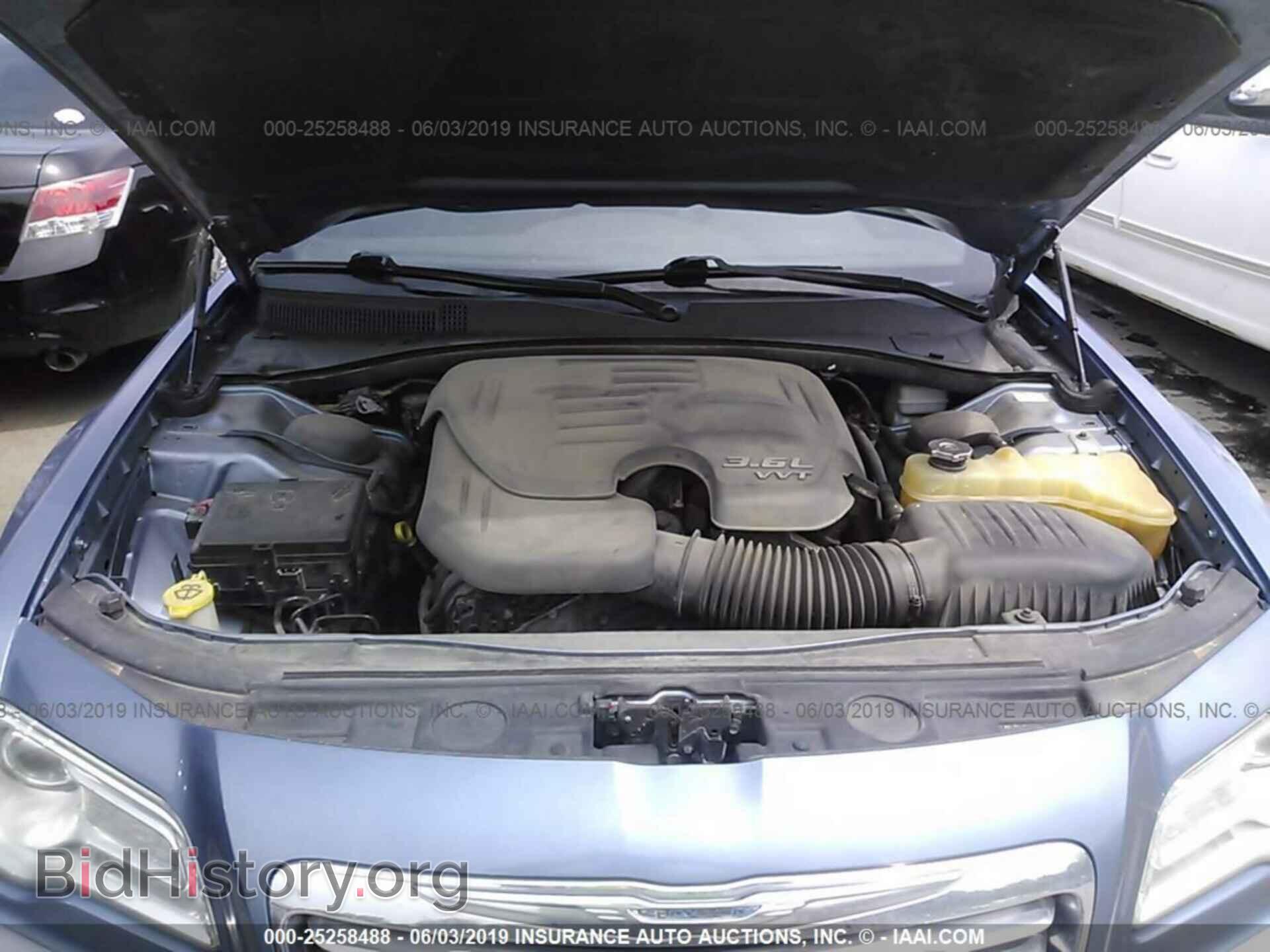 2011 CHRYSLER 300 - VIN: 2C3CA5CG1BH550438 - Фото 10