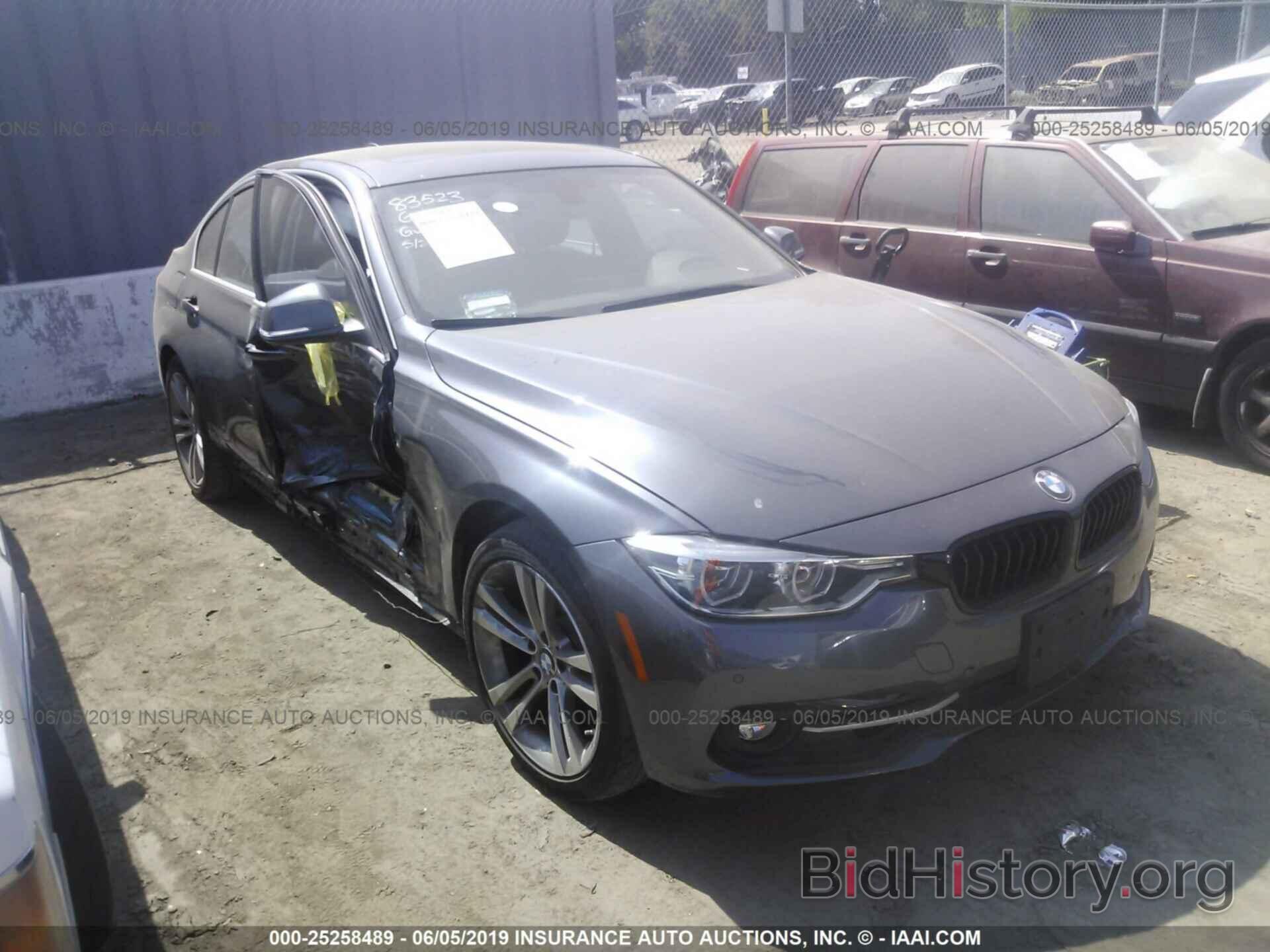 Photo WBA8B9C32HK886035 - BMW 330 2017