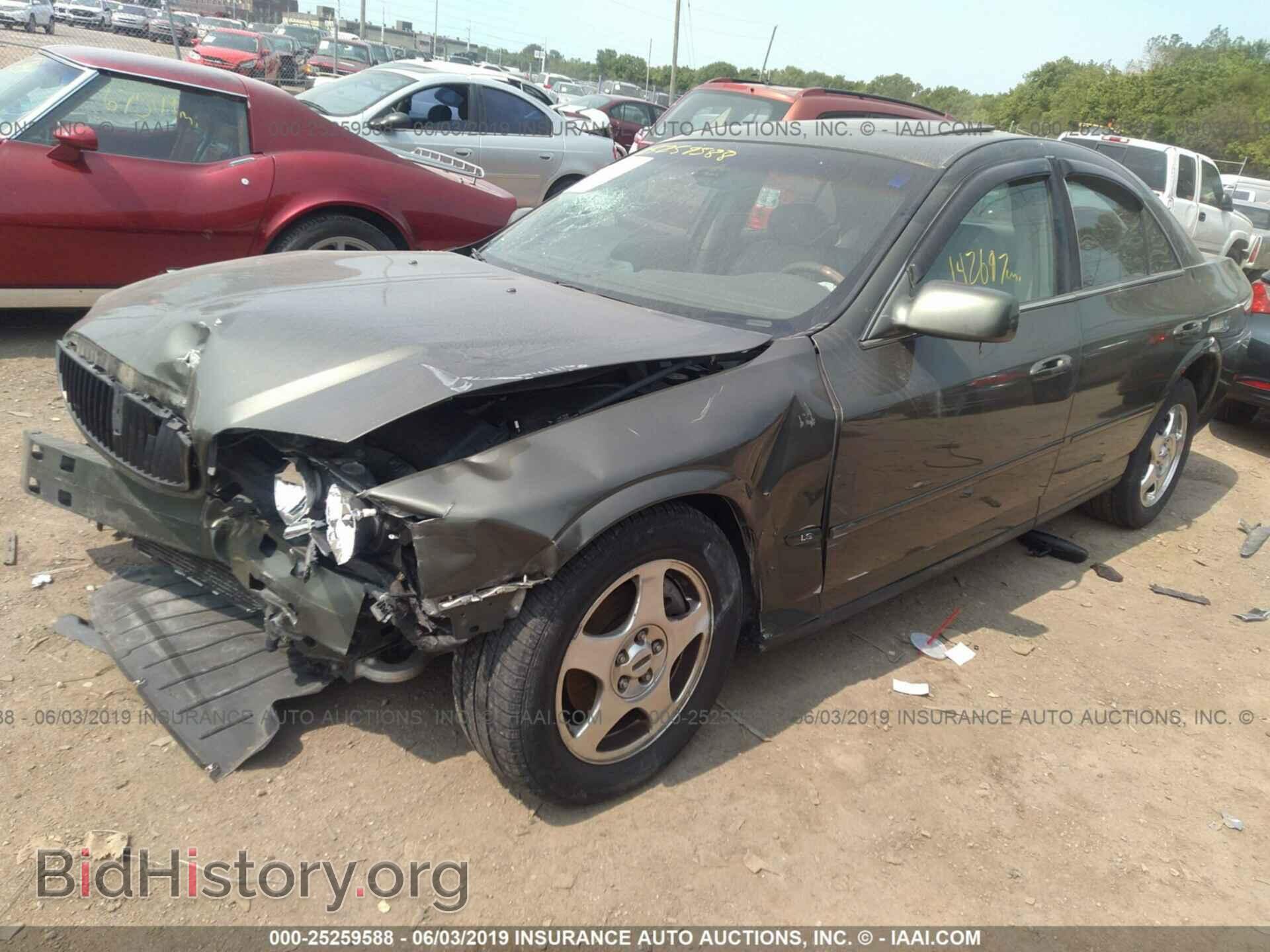 2000 LINCOLN LS - VIN: 1LNHM87A3YY777320 - Photo 2