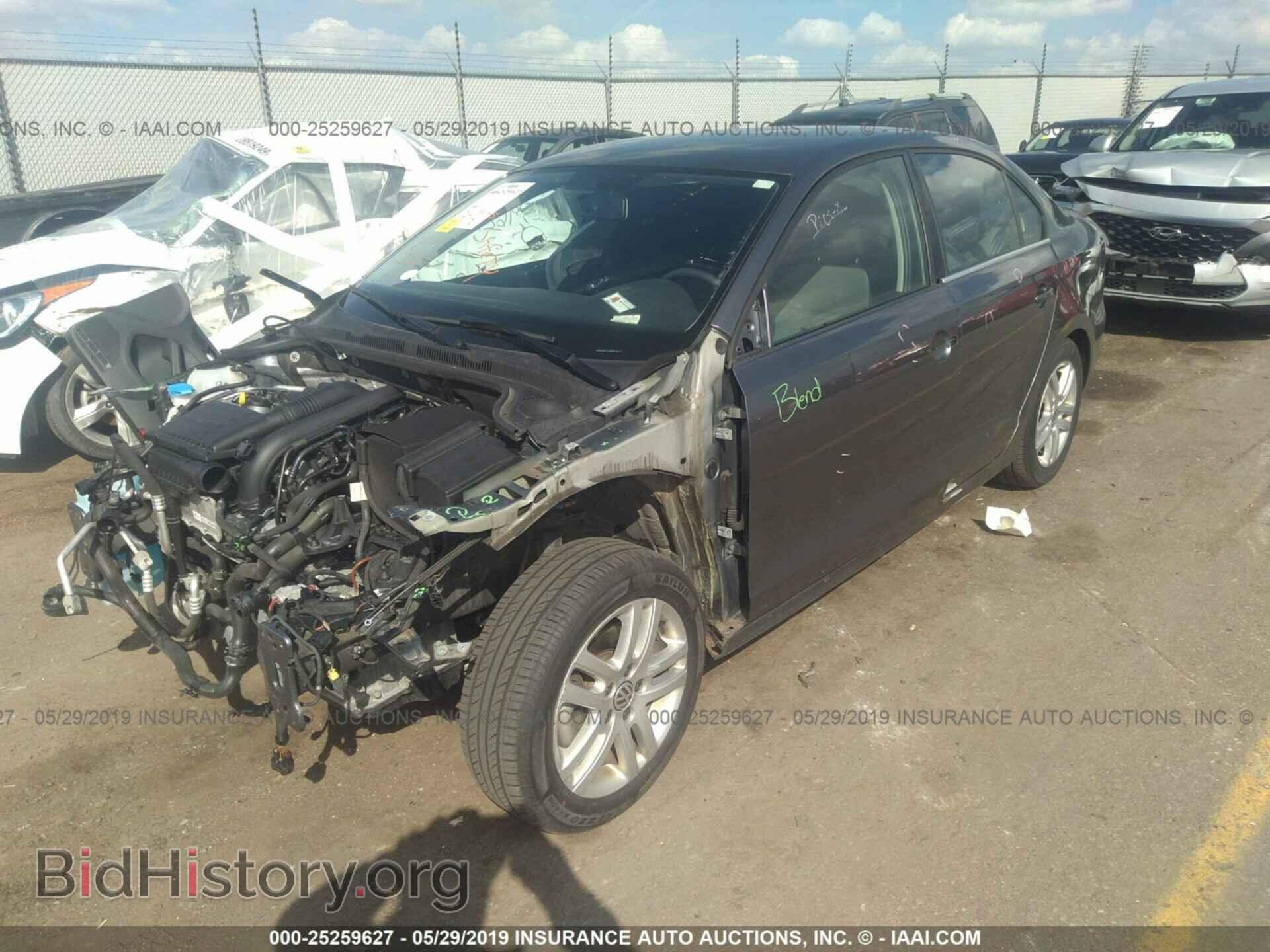 2017 VOLKSWAGEN JETTA - VIN: 3VW2B7AJ9HM379489 - Photo 2