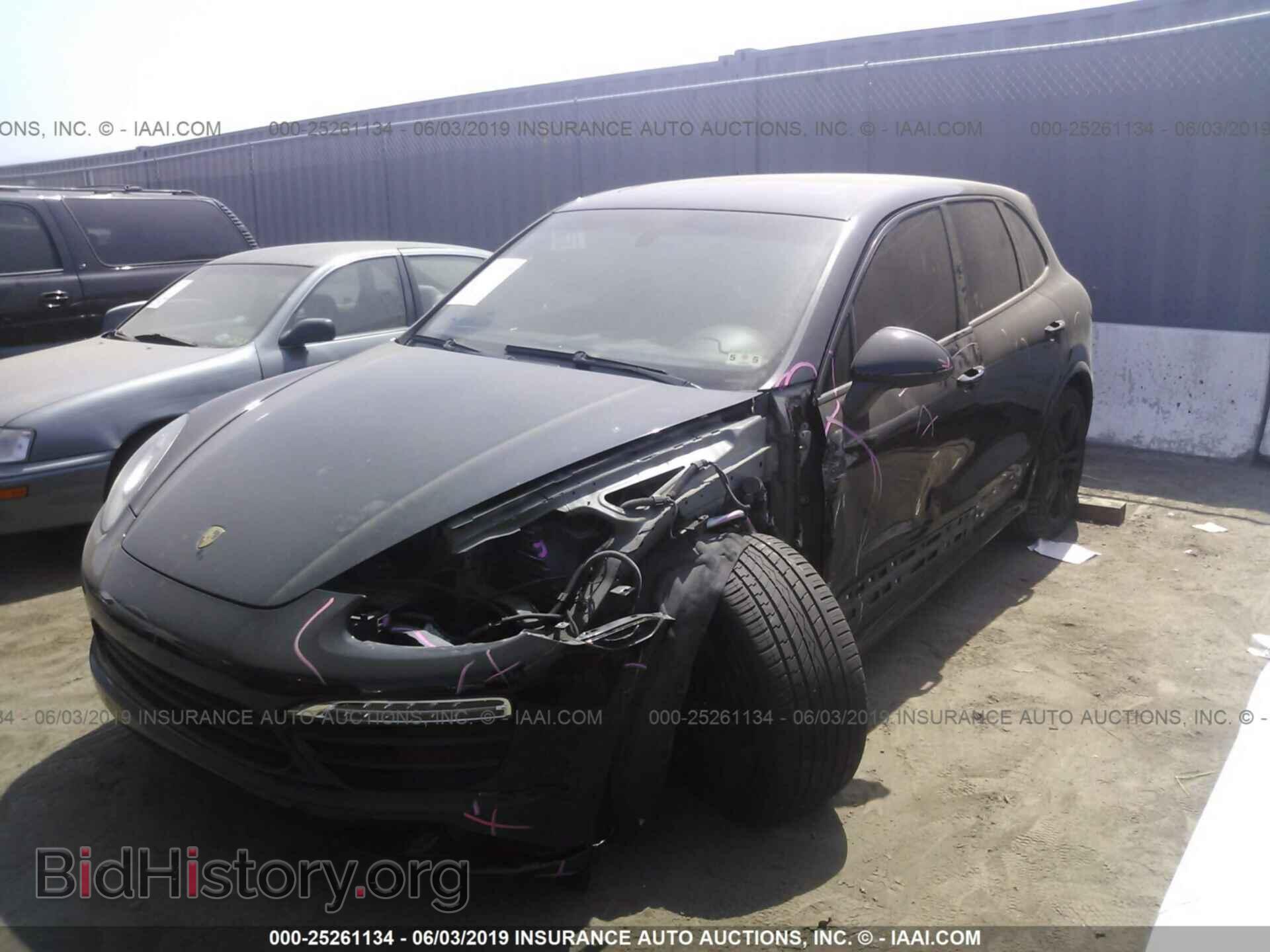 2011 PORSCHE CAYENNE - VIN: WP1AB2A2XBLA53055 - Photo 2