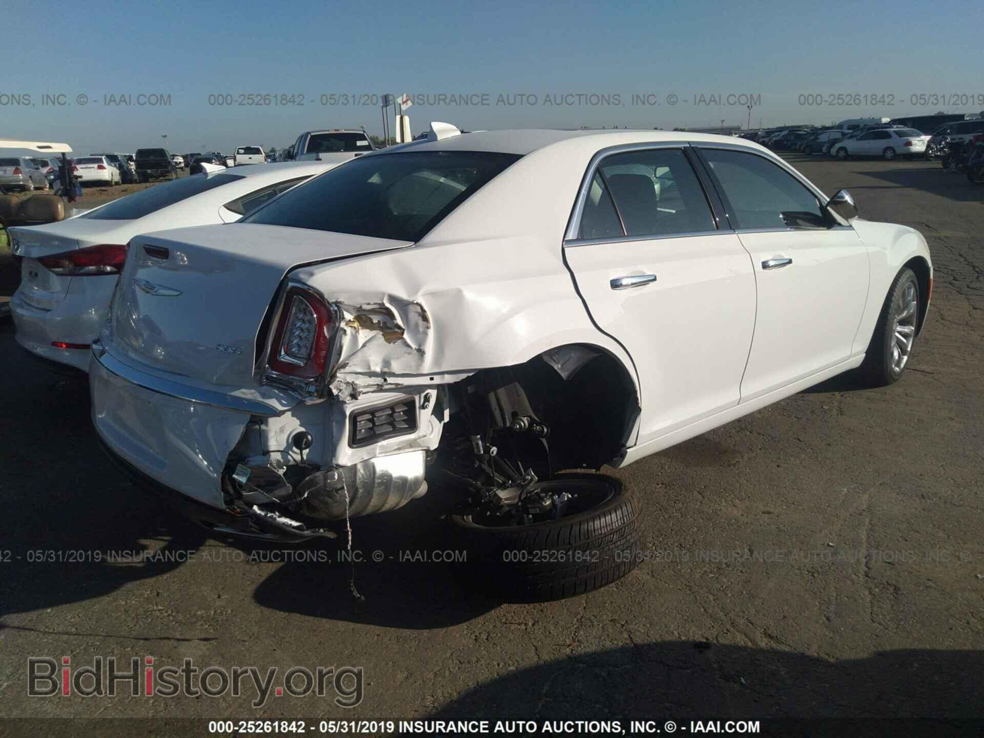 2019 CHRYSLER 300 - VIN: 2C3CCAEG4KH609630 - Фото 4