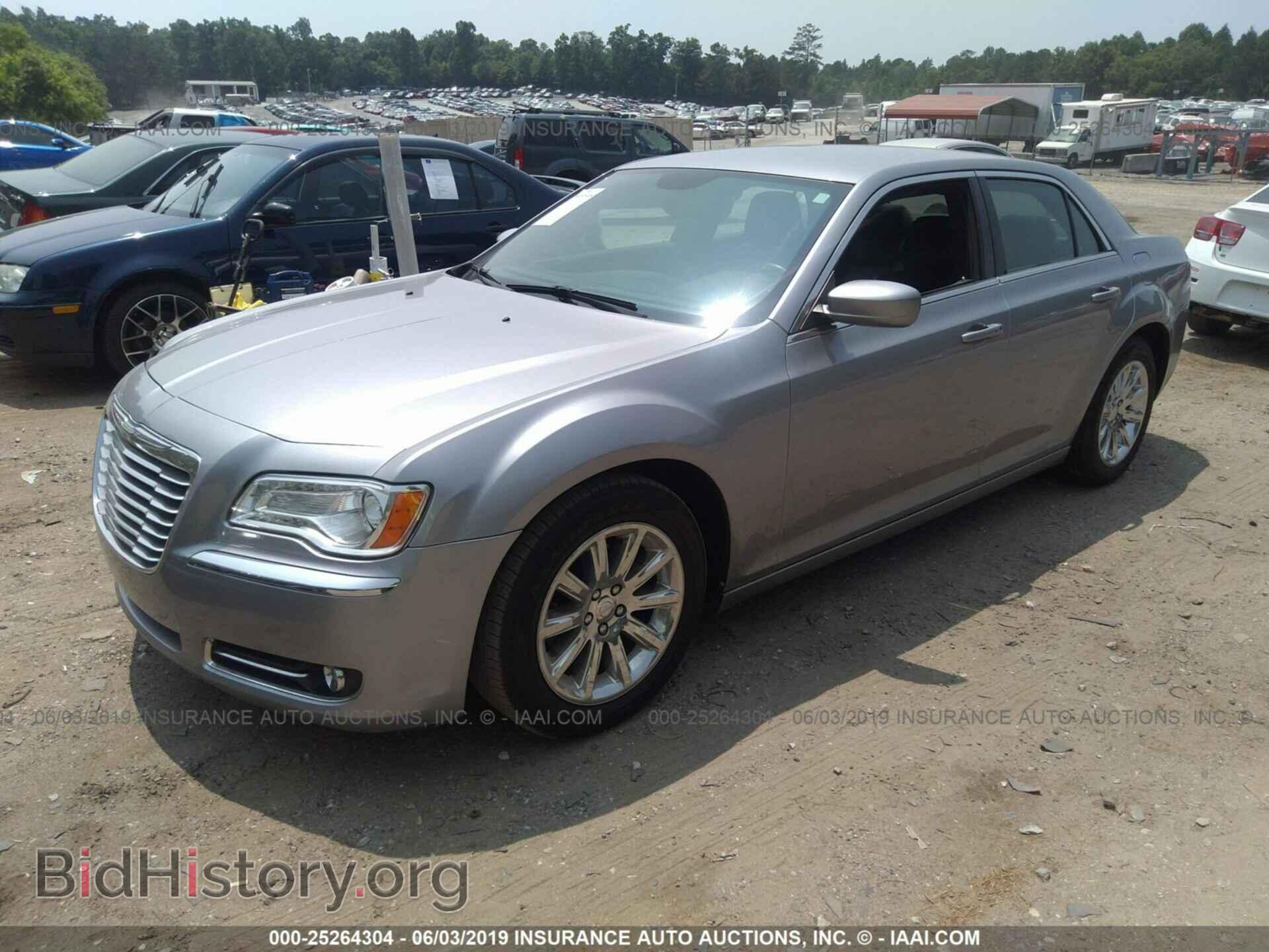 2014 CHRYSLER 300 - VIN: 2C3CCAAG7EH376465 - Фото 2