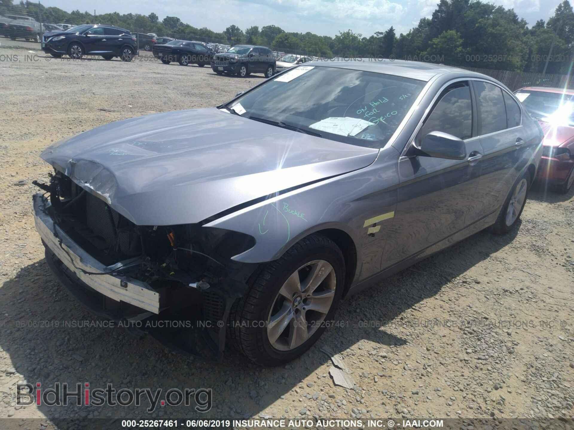 2011 BMW 528 - VIN: WBAFR1C50BC673172 - Фото 2