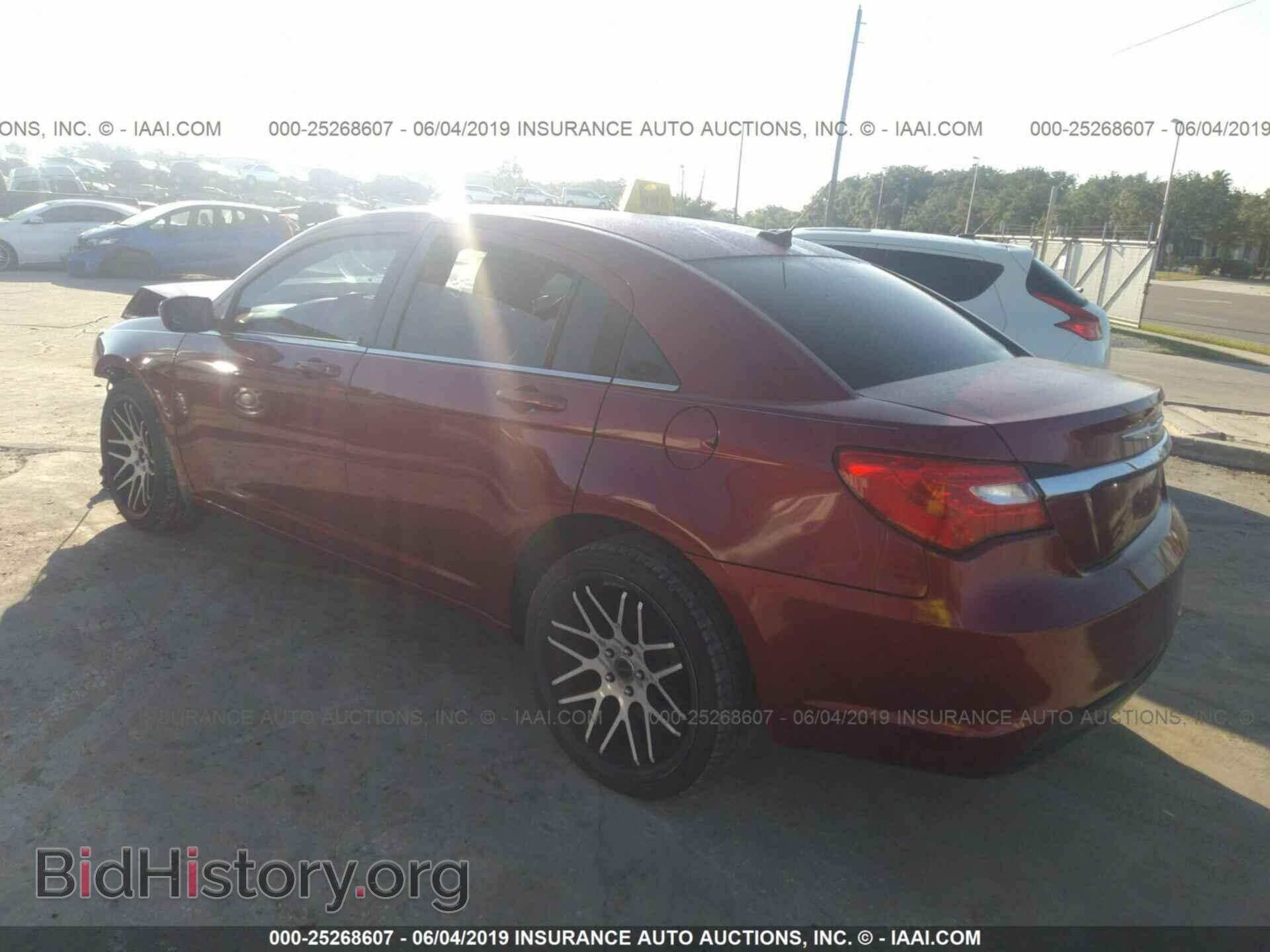 2012 CHRYSLER 200 - VIN: 1C3CCBHG5CN178709 - Фото 3