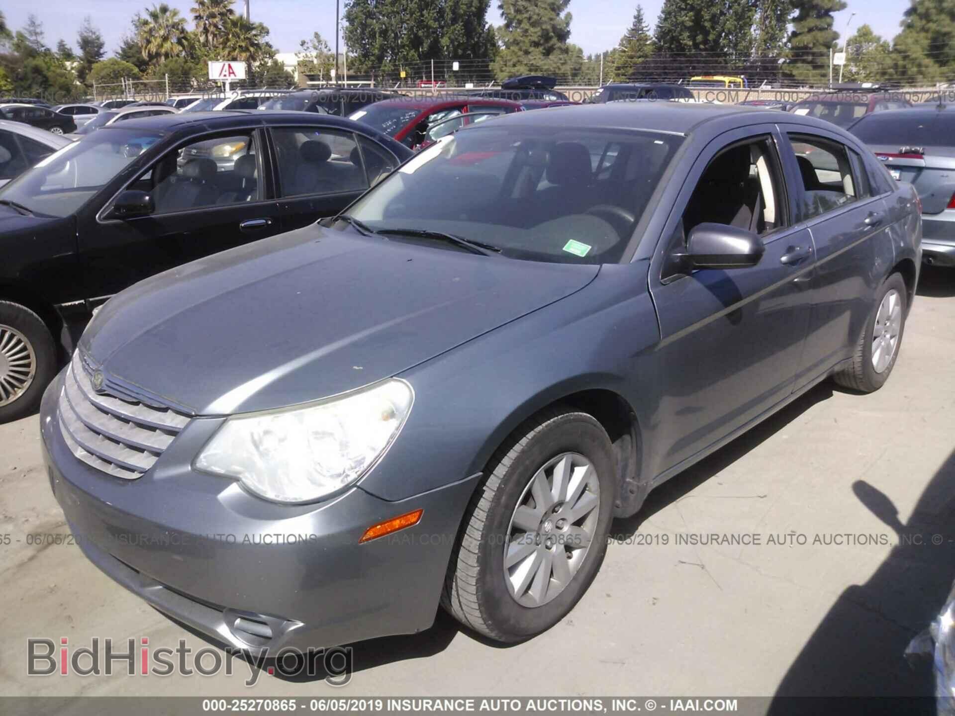 2010 CHRYSLER SEBRING - VIN: 1C3CC4FB8AN115992 - Фото 2