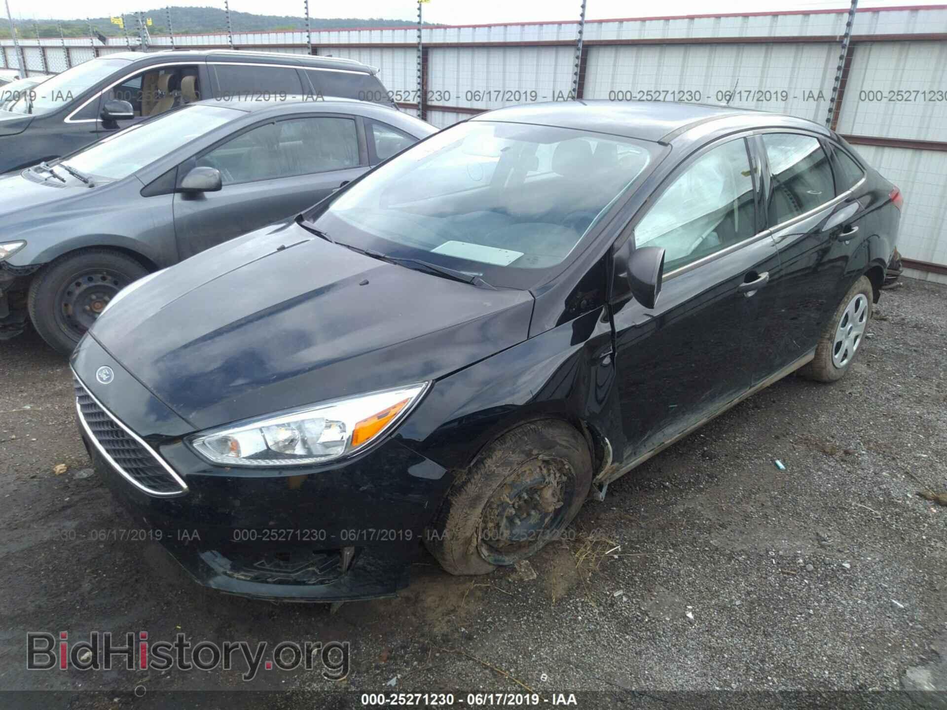 2018 FORD FOCUS - VIN: 1FADP3E22JL236051 - Фото 2
