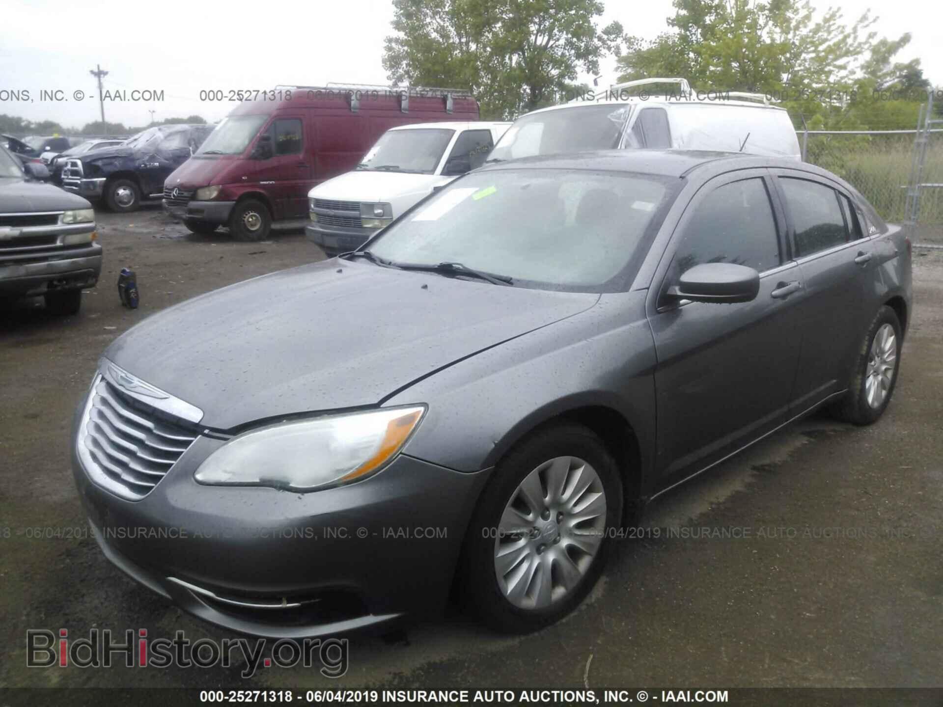 2013 CHRYSLER 200 - VIN: 1C3CCBAG8DN729310 - Фото 2