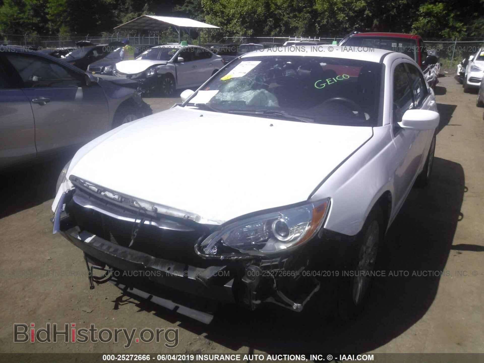 2014 CHRYSLER 200 - VIN: 1C3CCBAB2EN122745 - Фото 2