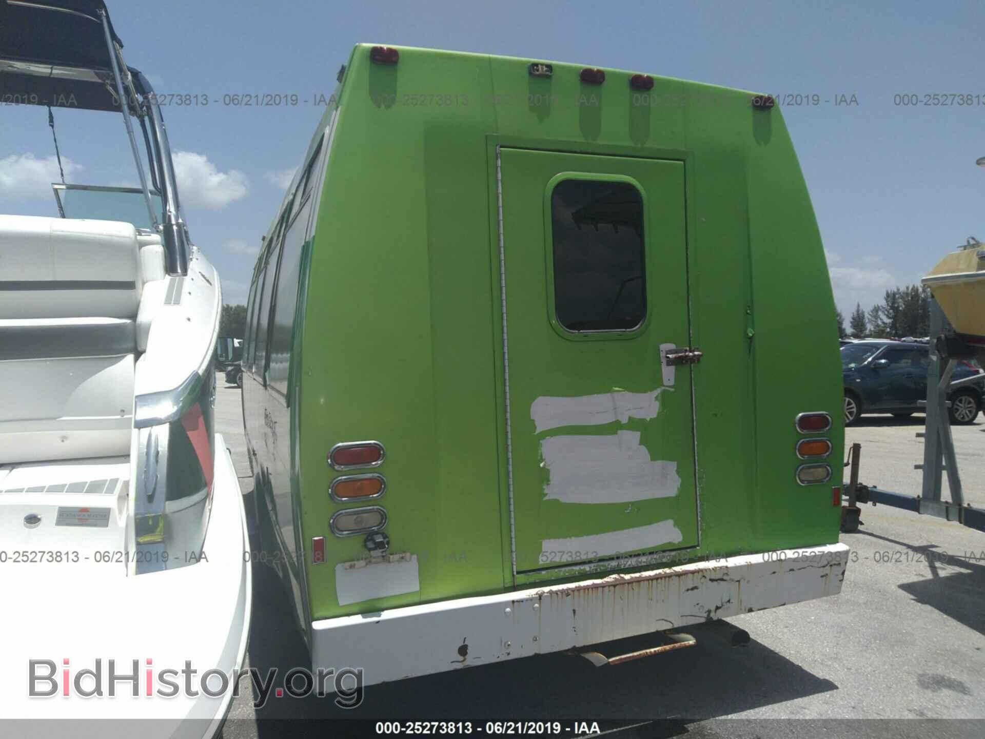 2009 FORD ECONOLINE - VIN: 1FDXE45P69DA18131 - Фото 3