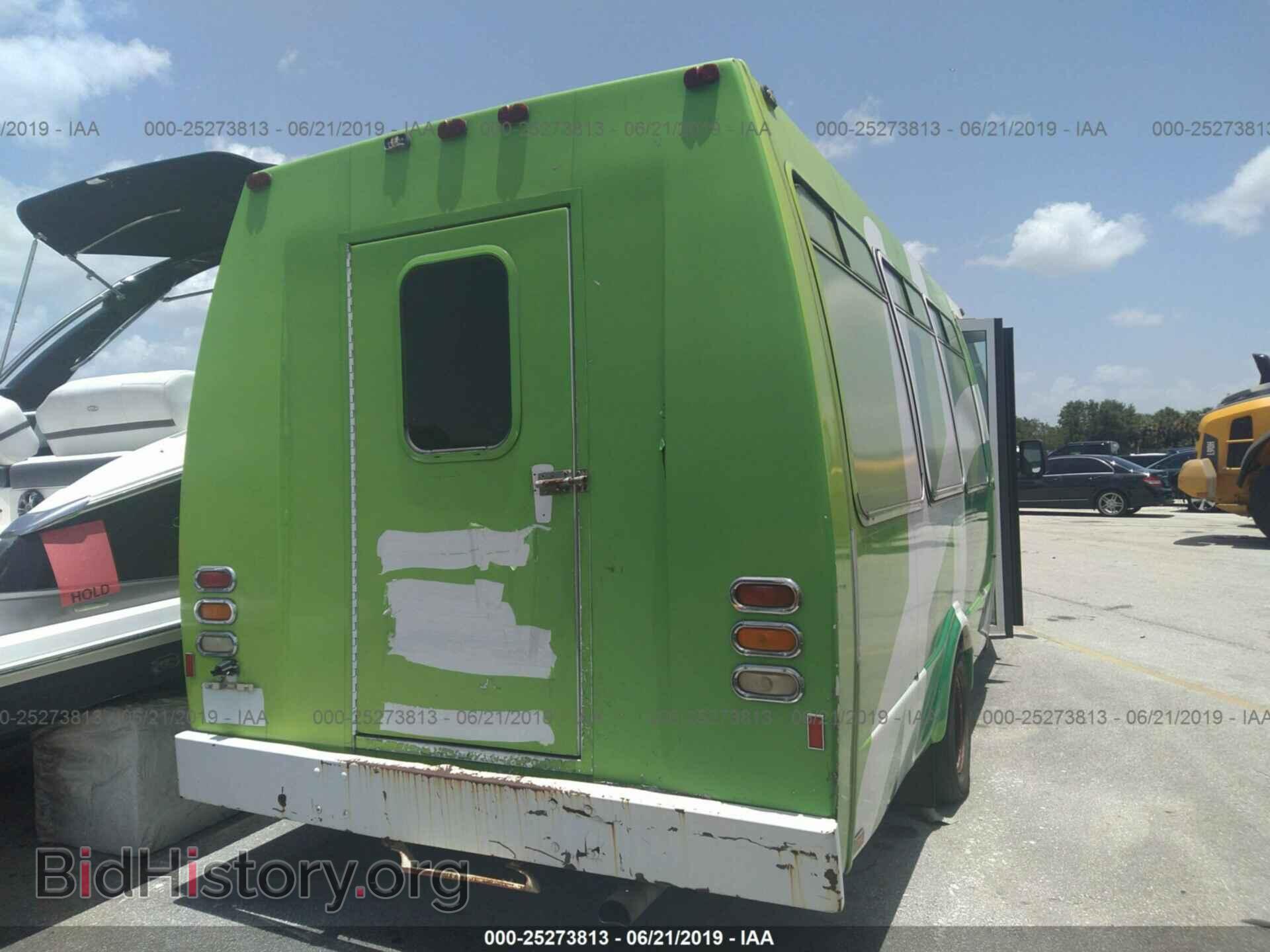 2009 FORD ECONOLINE - VIN: 1FDXE45P69DA18131 - Фото 4