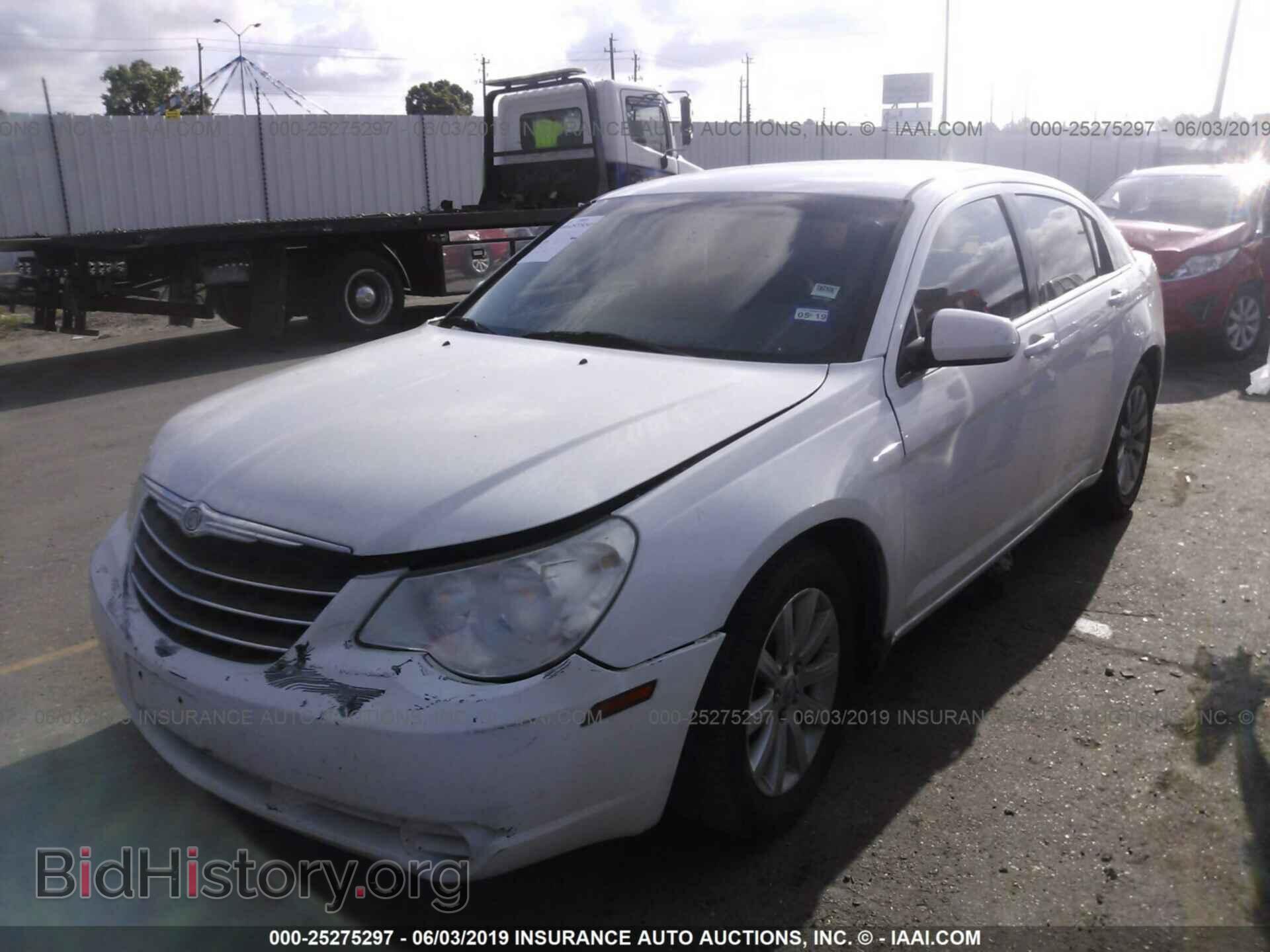 2010 CHRYSLER SEBRING - VIN: 1C3CC5FB3AN224012 - Фото 2