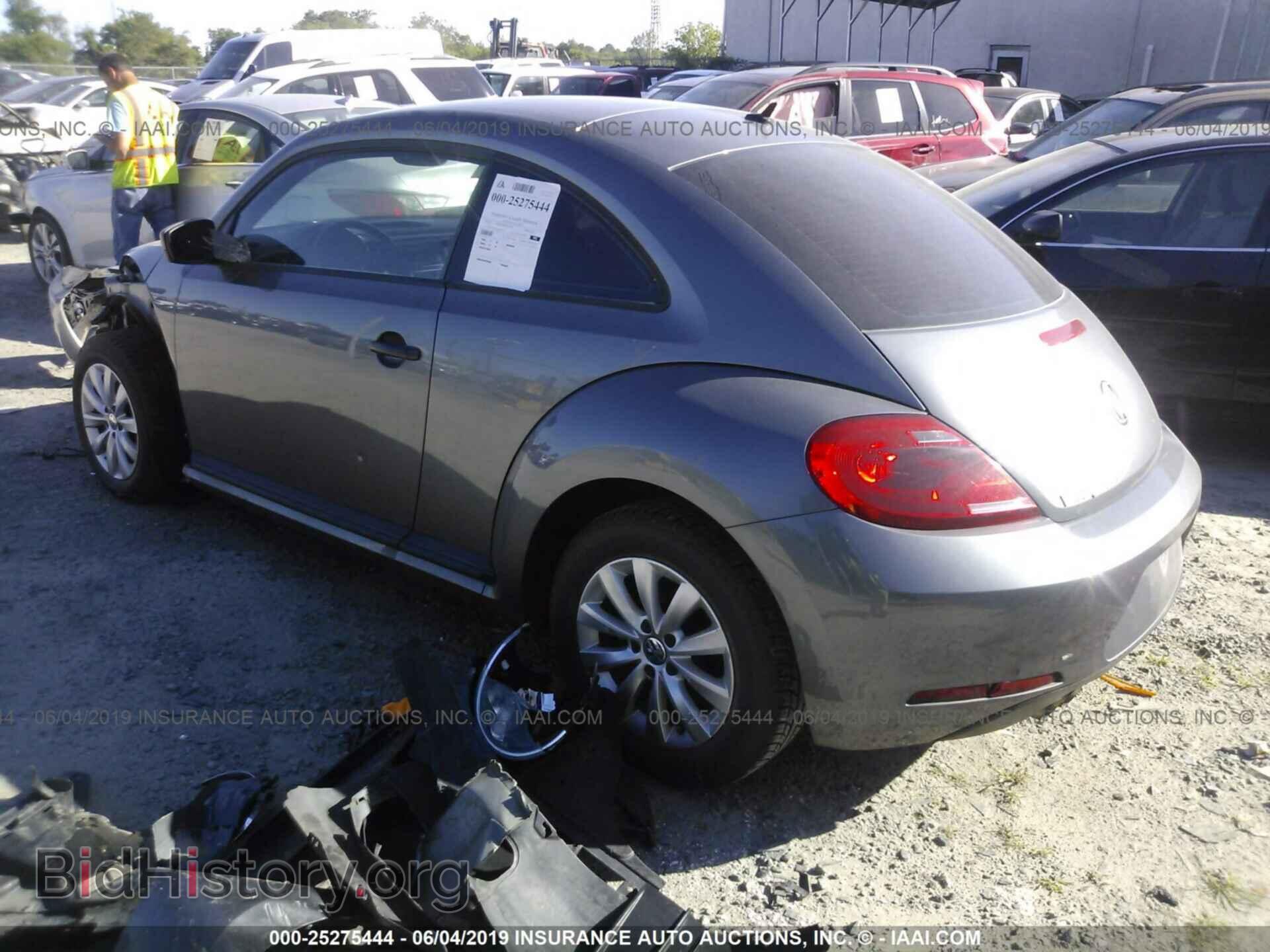 2014 VOLKSWAGEN BEETLE - VIN: 3VWF17AT5EM637203 - Фото 3
