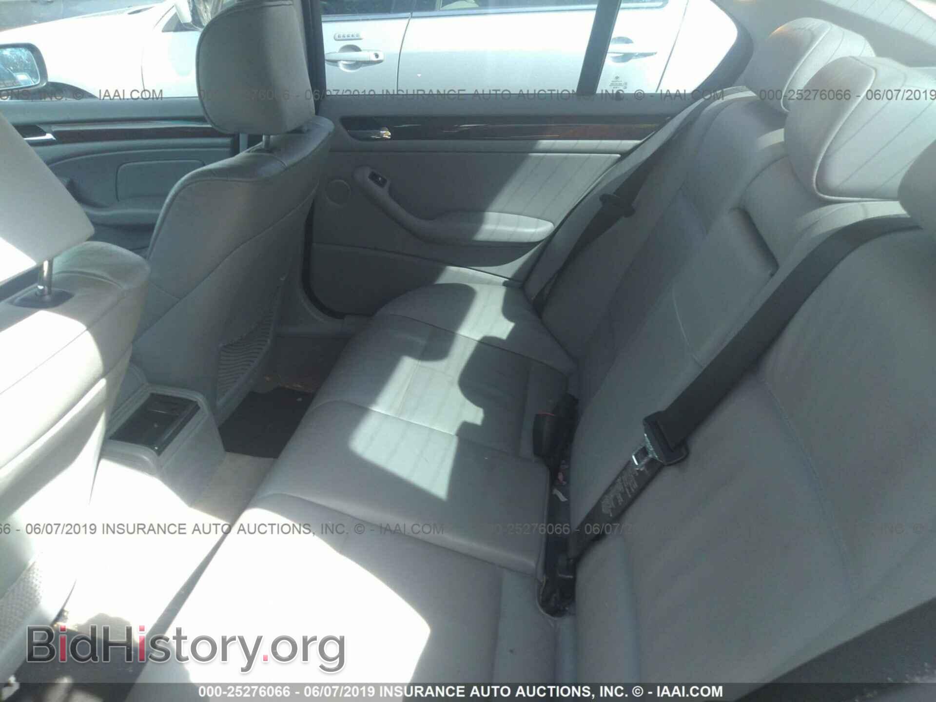 2004 BMW 330 - VIN: WBAEV53474KM35768 - Фото 8