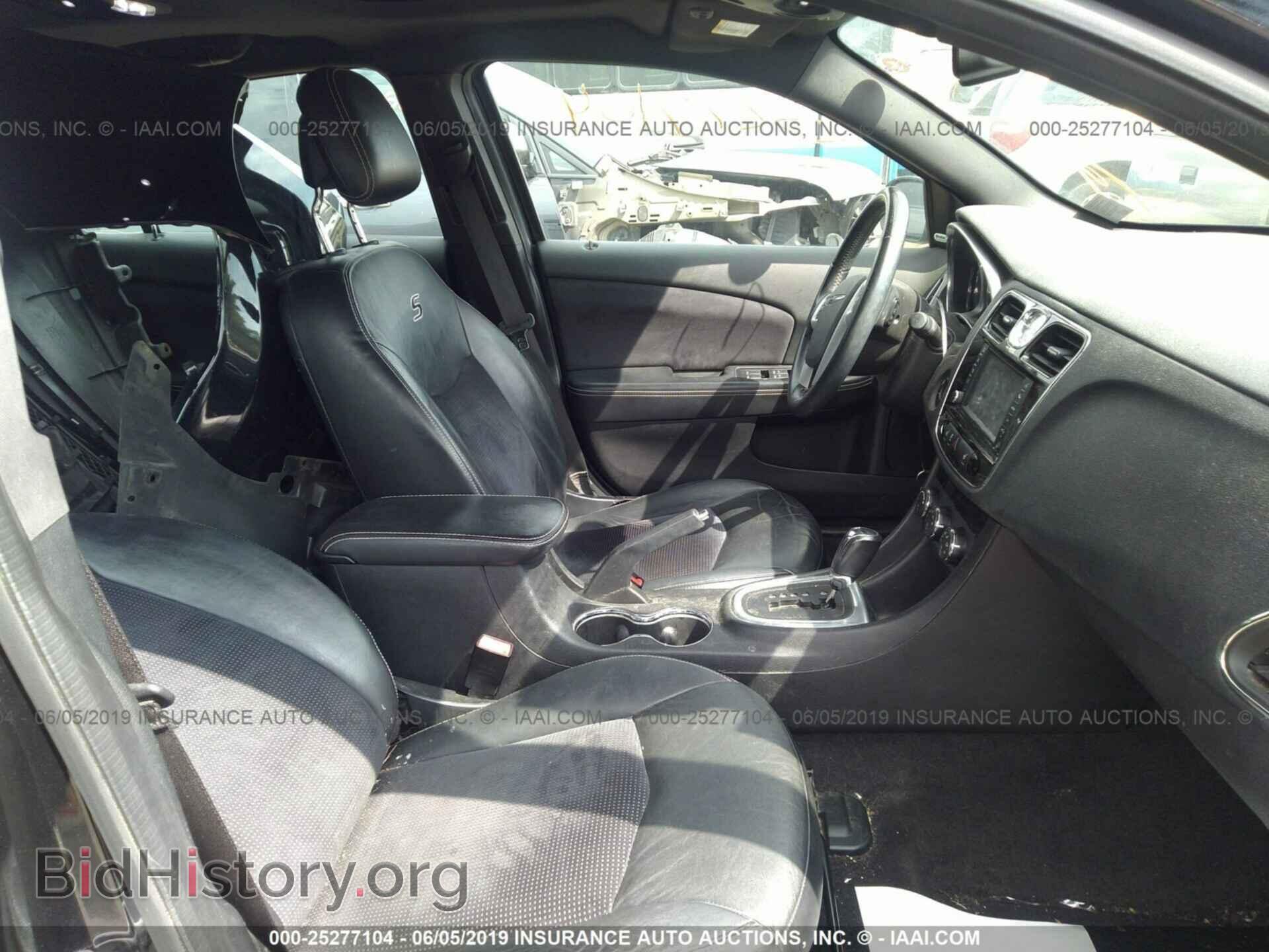 2012 CHRYSLER 200 - VIN: 1C3CCBHGXCN214622 - Фото 5