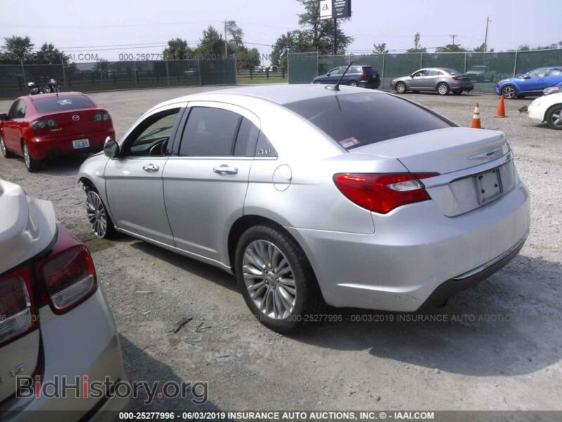2011 Chrysler 200 (VIN 1C3BC2FG6BN620040) — фото 3 из 10