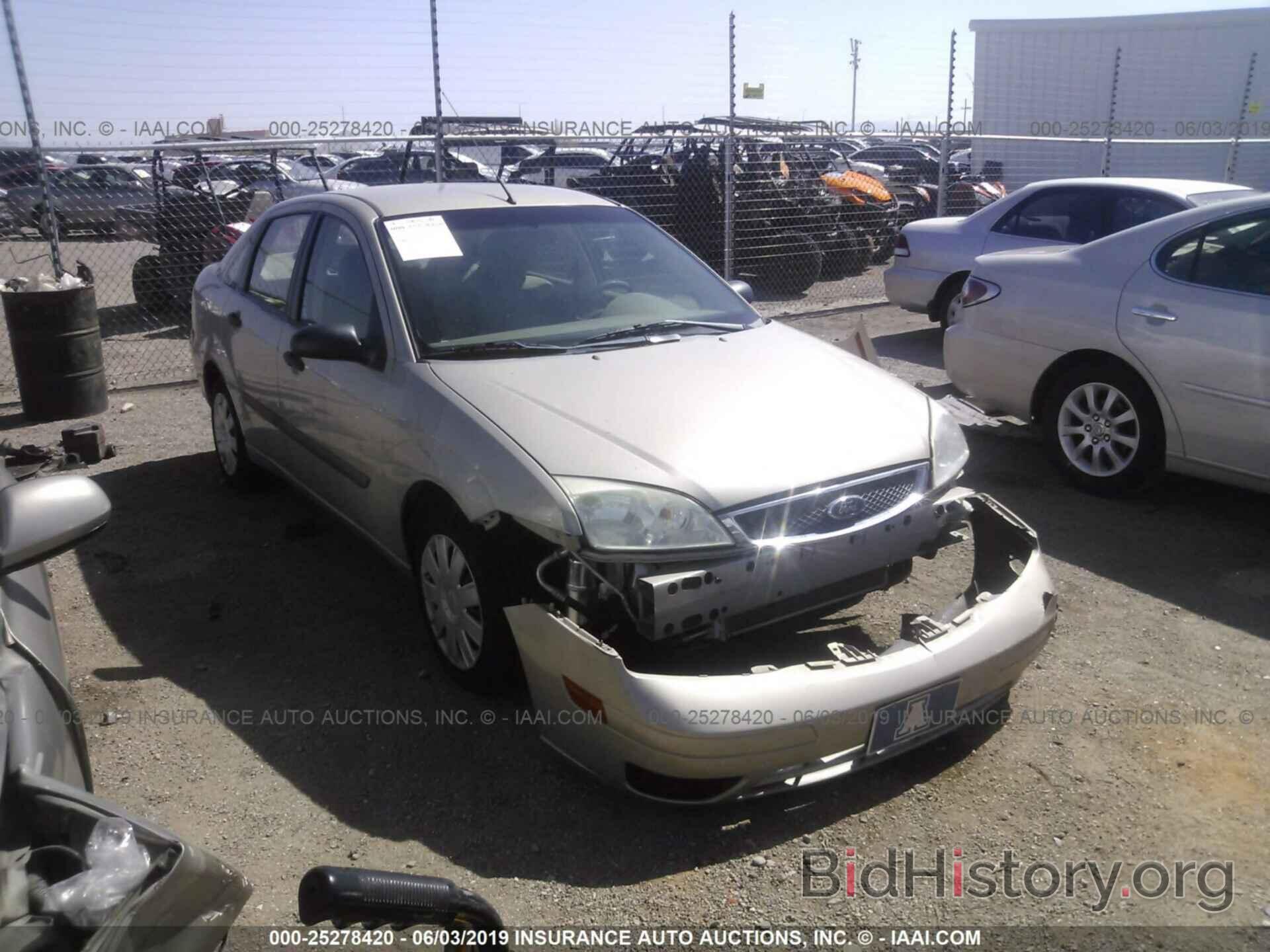 Photo 1FAFP34NX7W141975 - FORD FOCUS 2007