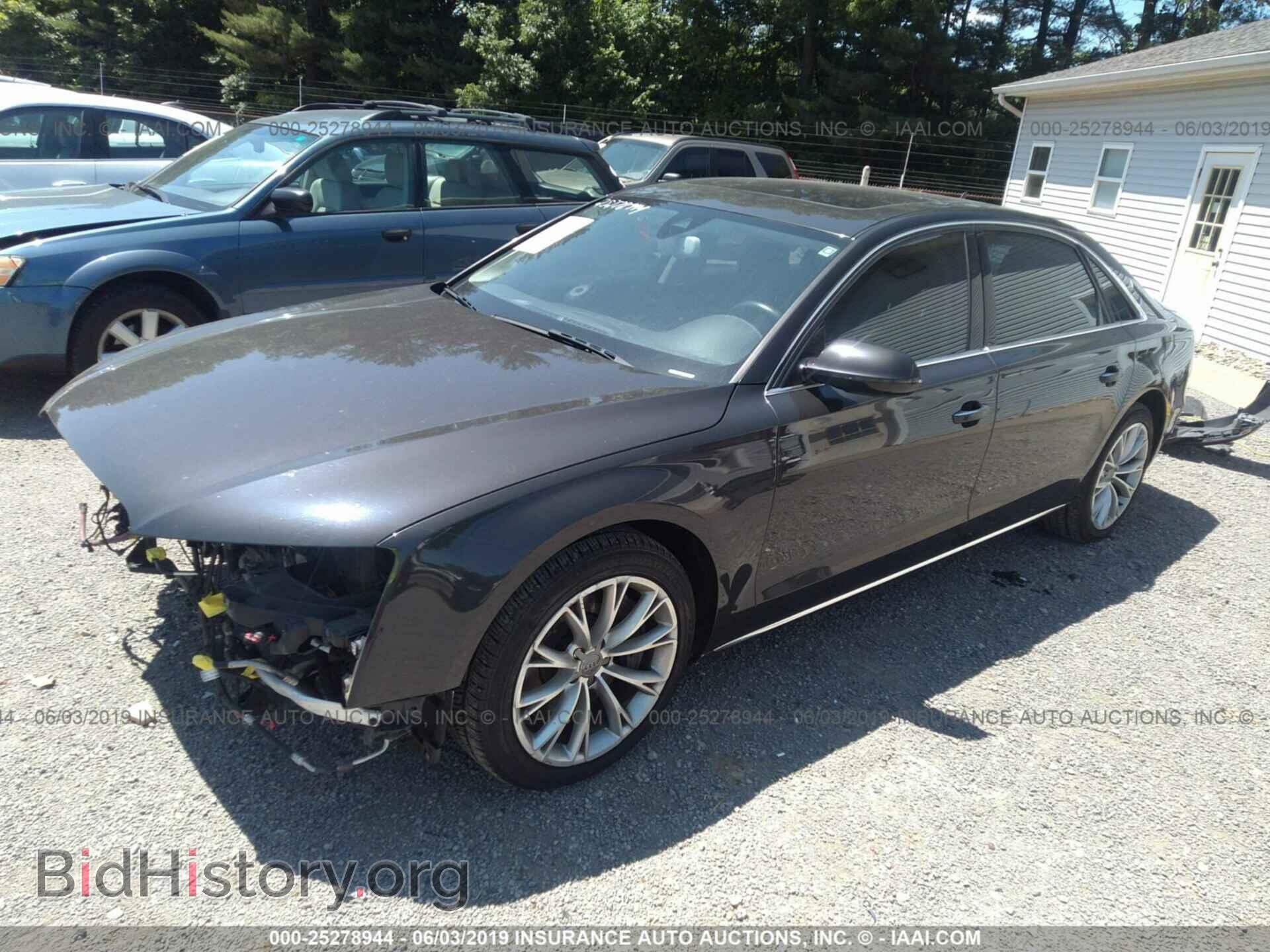 2011 AUDI A8 - VIN: WAURVAFD4BN005195 - Фото 2