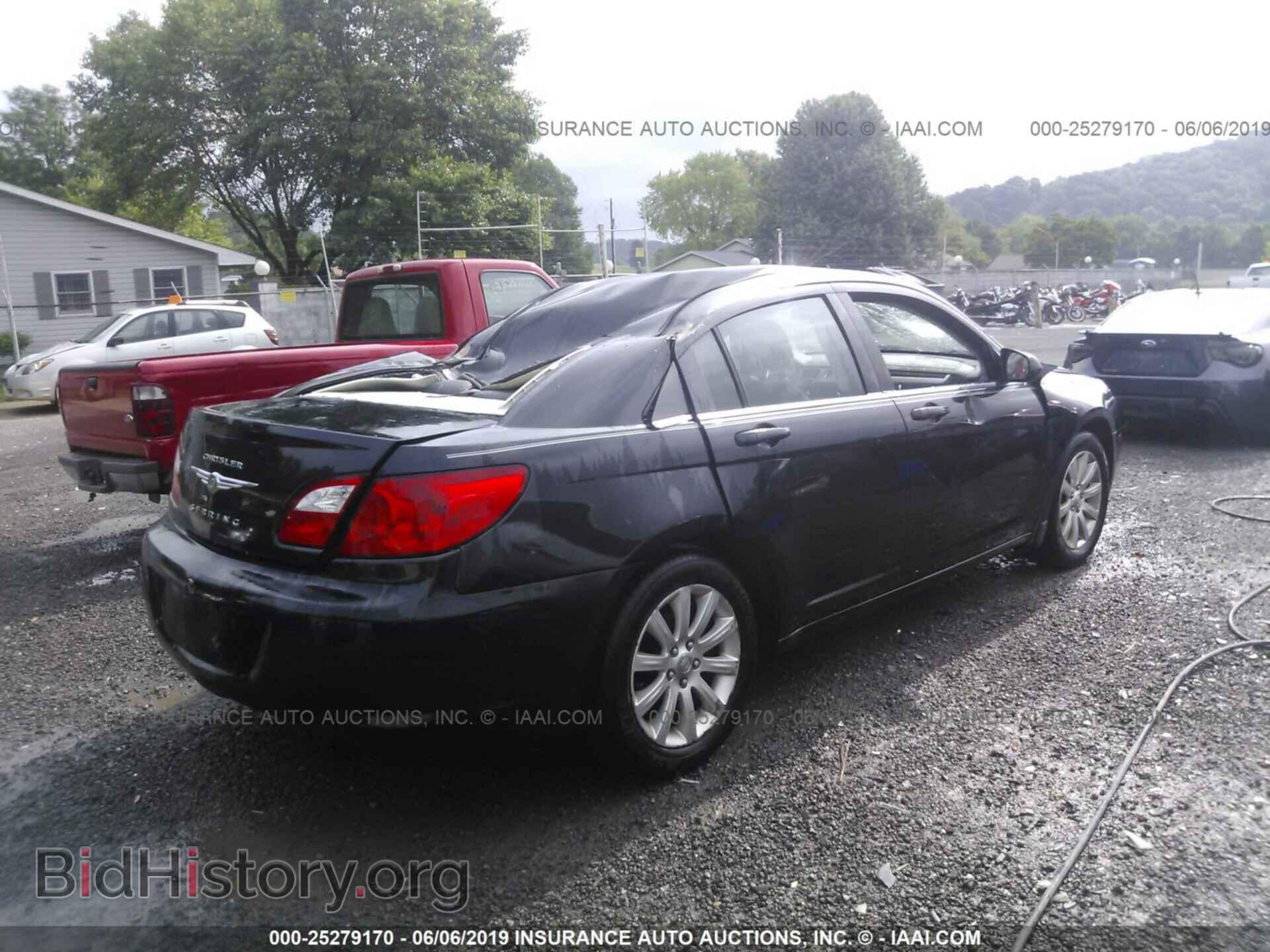 2010 CHRYSLER SEBRING - VIN: 1C3CC5FB3AN143429 - Фото 4