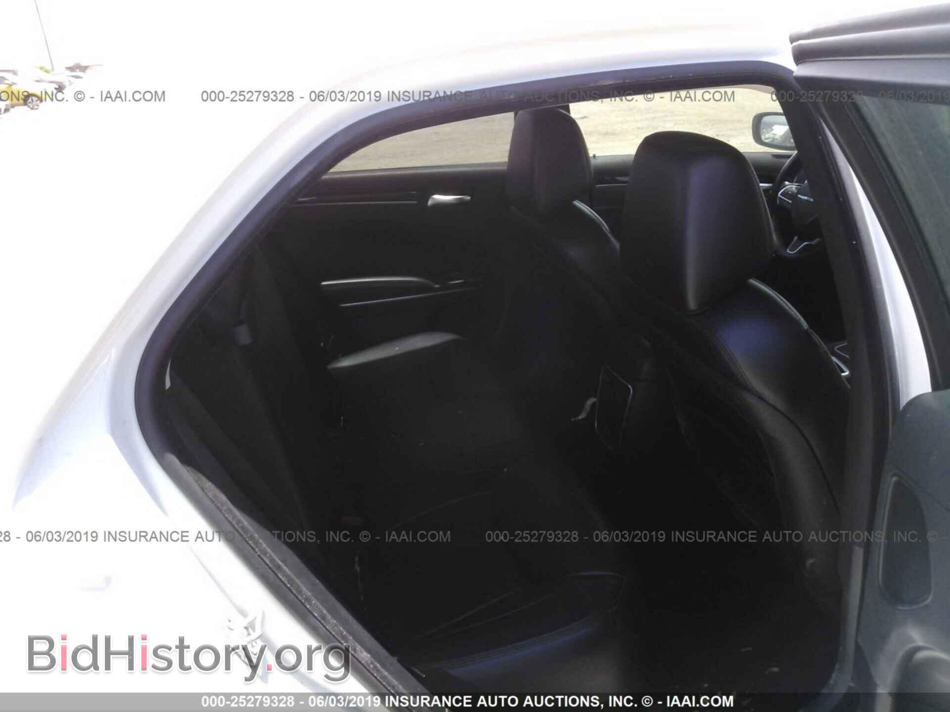 2015 CHRYSLER 300 - VIN: 2C3CCAAG5FH766336 - Фото 8