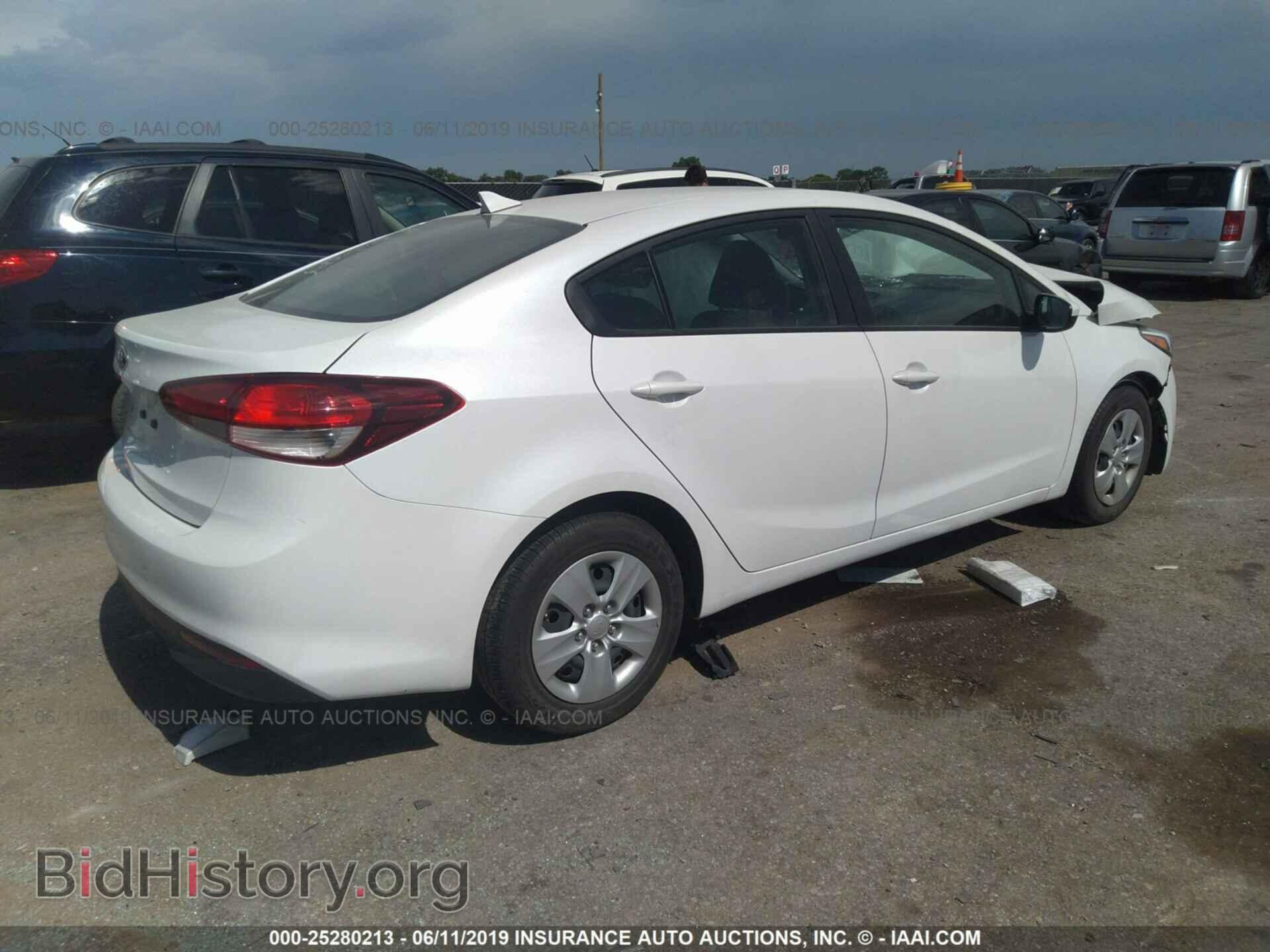 2017 KIA FORTE - VIN: 3KPFL4A78HE100600 - Photo 4