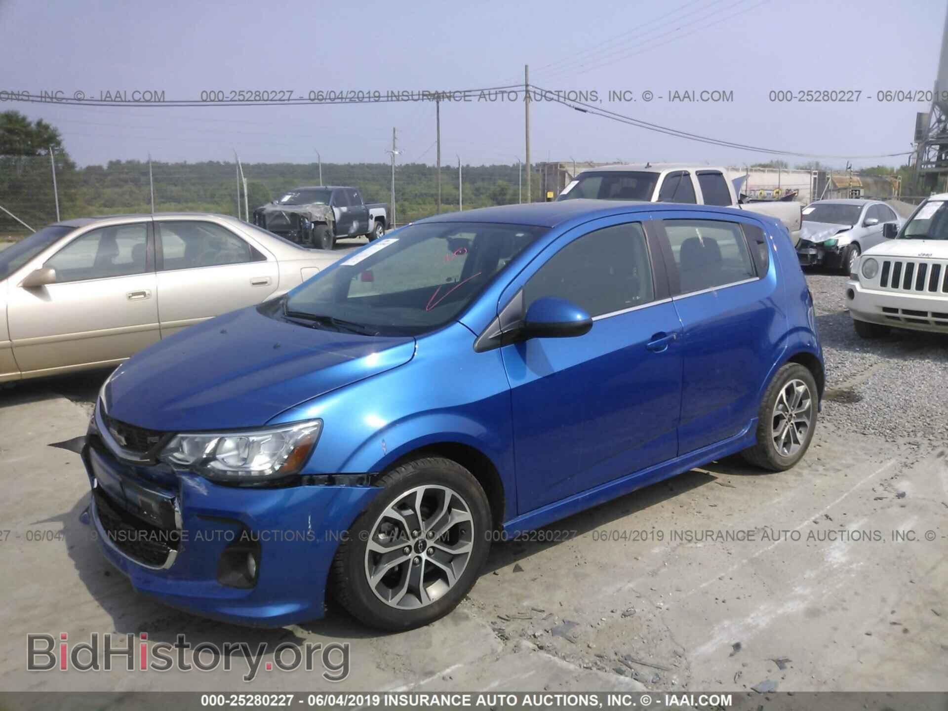 2018 CHEVROLET SONIC - VIN: 1G1JD6SH2J4101574 - Фото 2