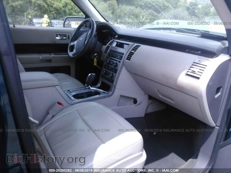 2011 Ford FLEX (VIN 2FMGK5CC5BBD05521) — фото 5 из 10