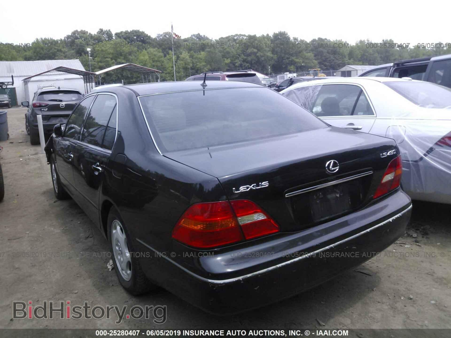 2001 LEXUS LS - VIN: JTHBN30F810033277 - Фото 3