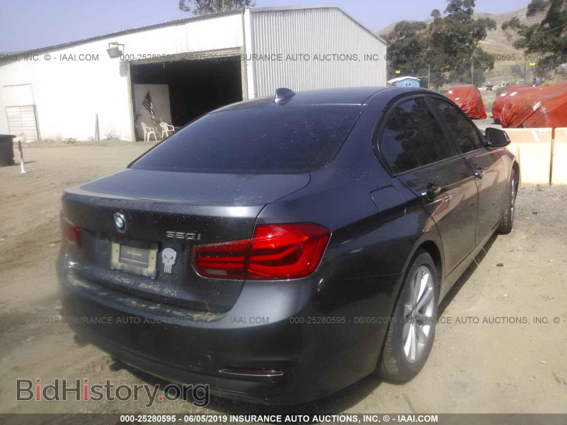 2016 BMW 320 - VIN: WBA8E1G51GNU10974 - Photo 4