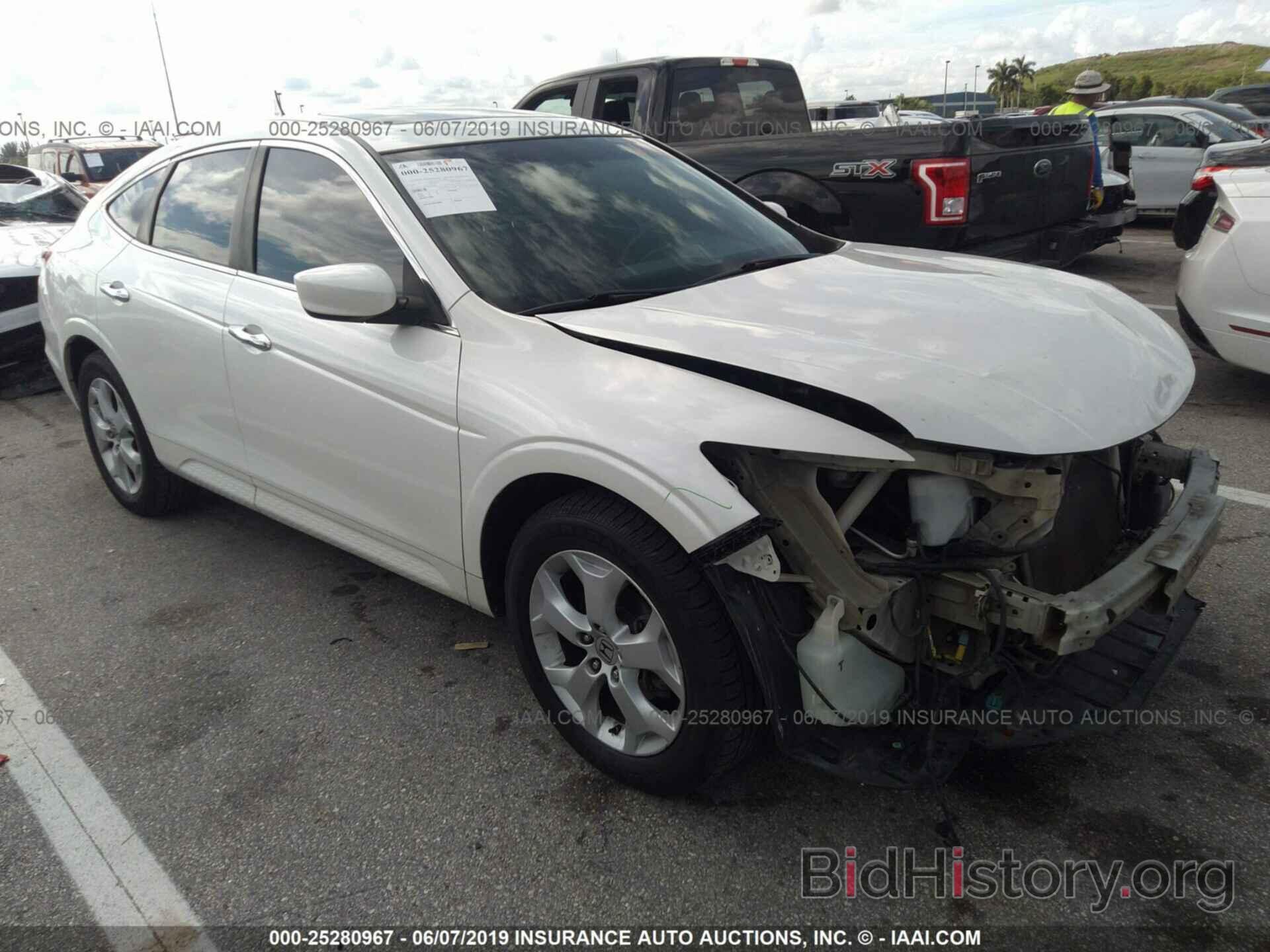 Photo 5J6TF1H5XBL003954 - HONDA ACCORD CROSSTOUR 2011