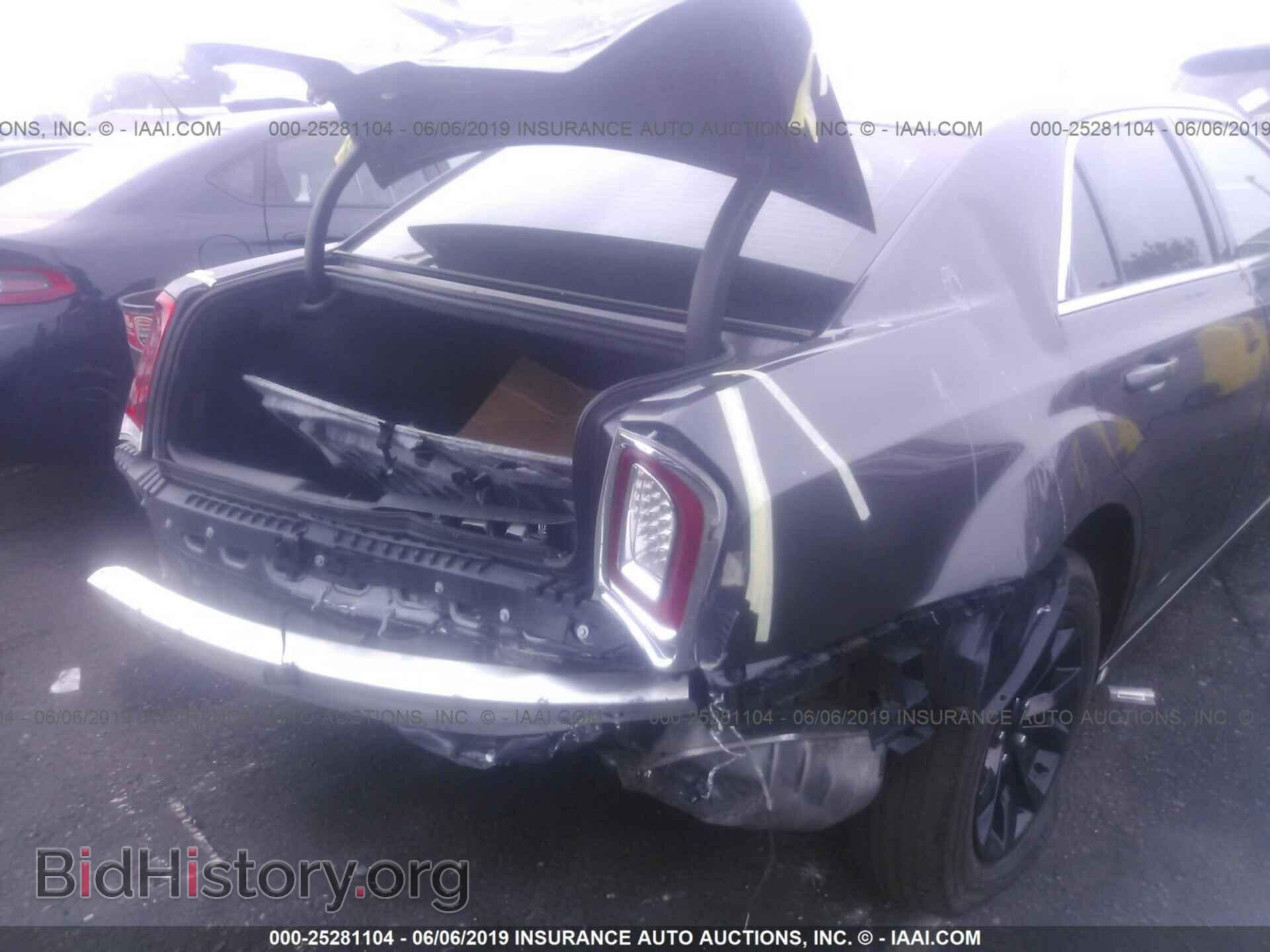 2016 CHRYSLER 300 - VIN: 2C3CCAAGXGH220214 - Фото 6