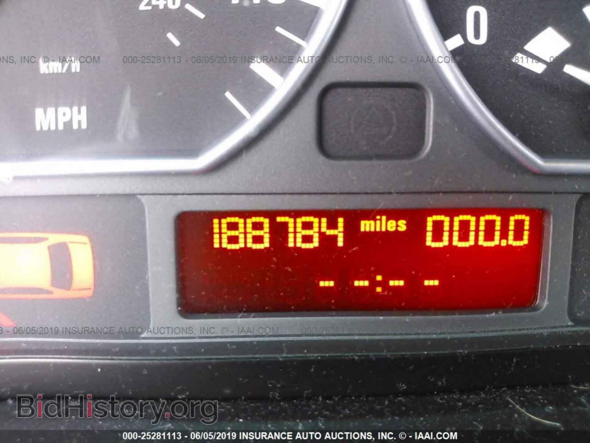 2005 BMW 330 - VIN: WBAEV53475KM41281 - Фото 7