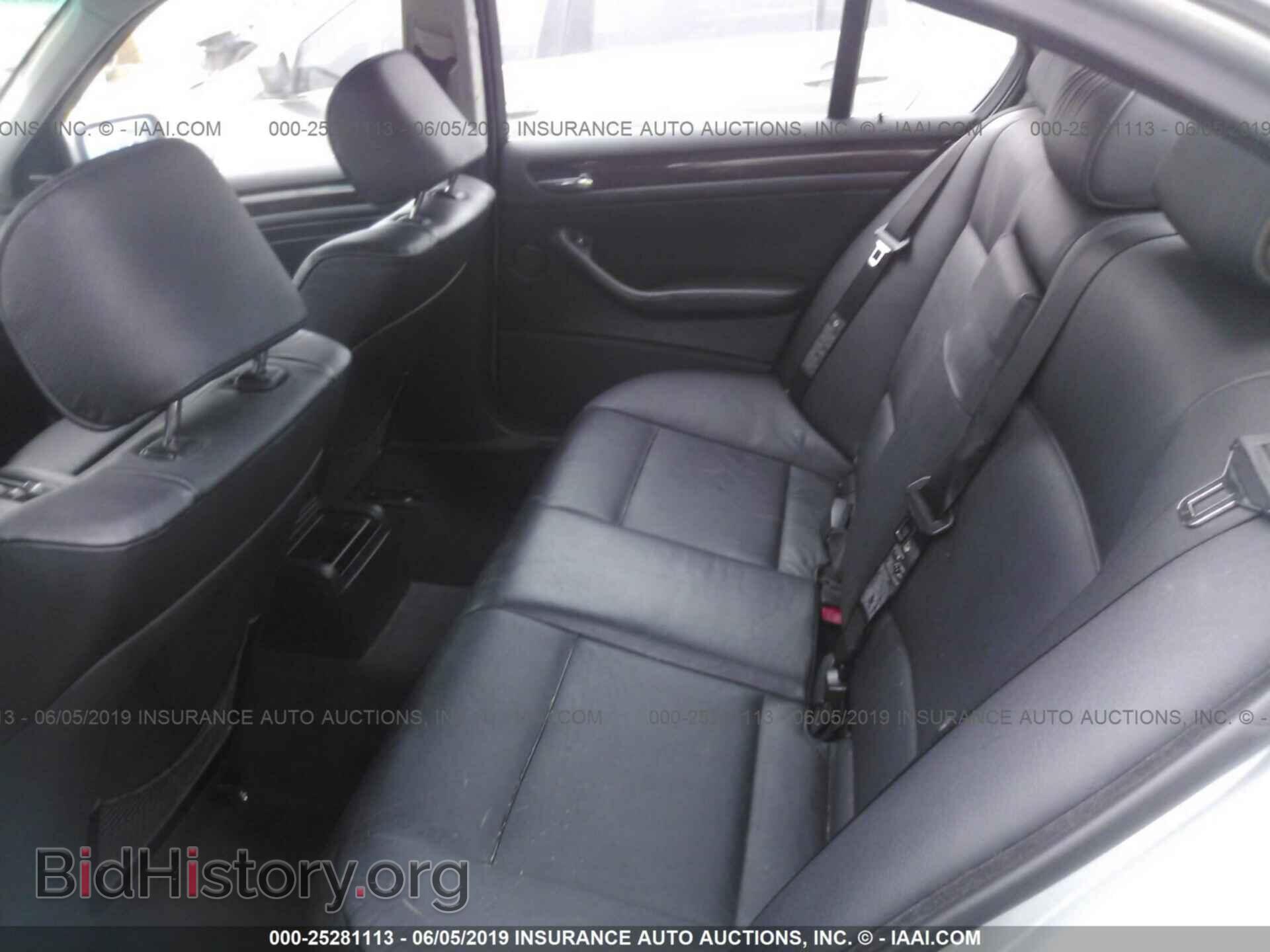 2005 BMW 330 - VIN: WBAEV53475KM41281 - Фото 8