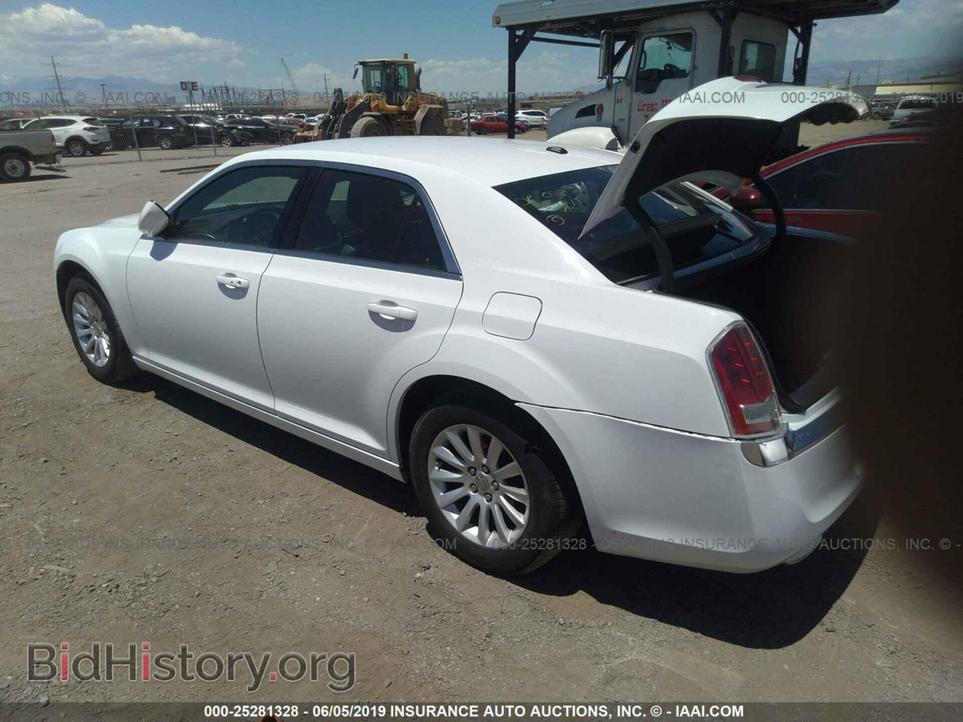 2014 CHRYSLER 300 - VIN: 2C3CCAAG4EH181178 - Фото 3