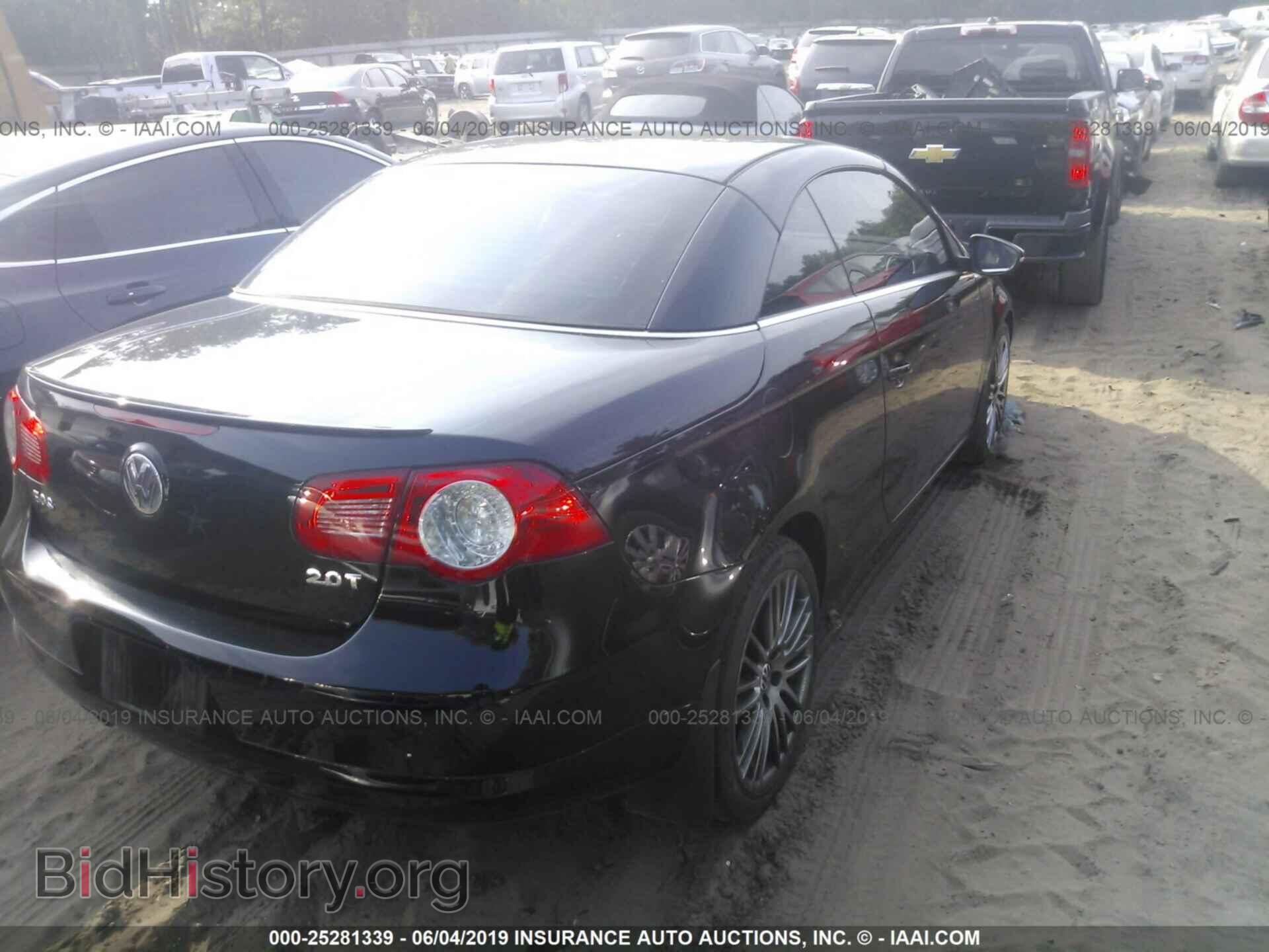 2011 VOLKSWAGEN EOS - VIN: WVWBA7AH4BV002021 - Фото 4