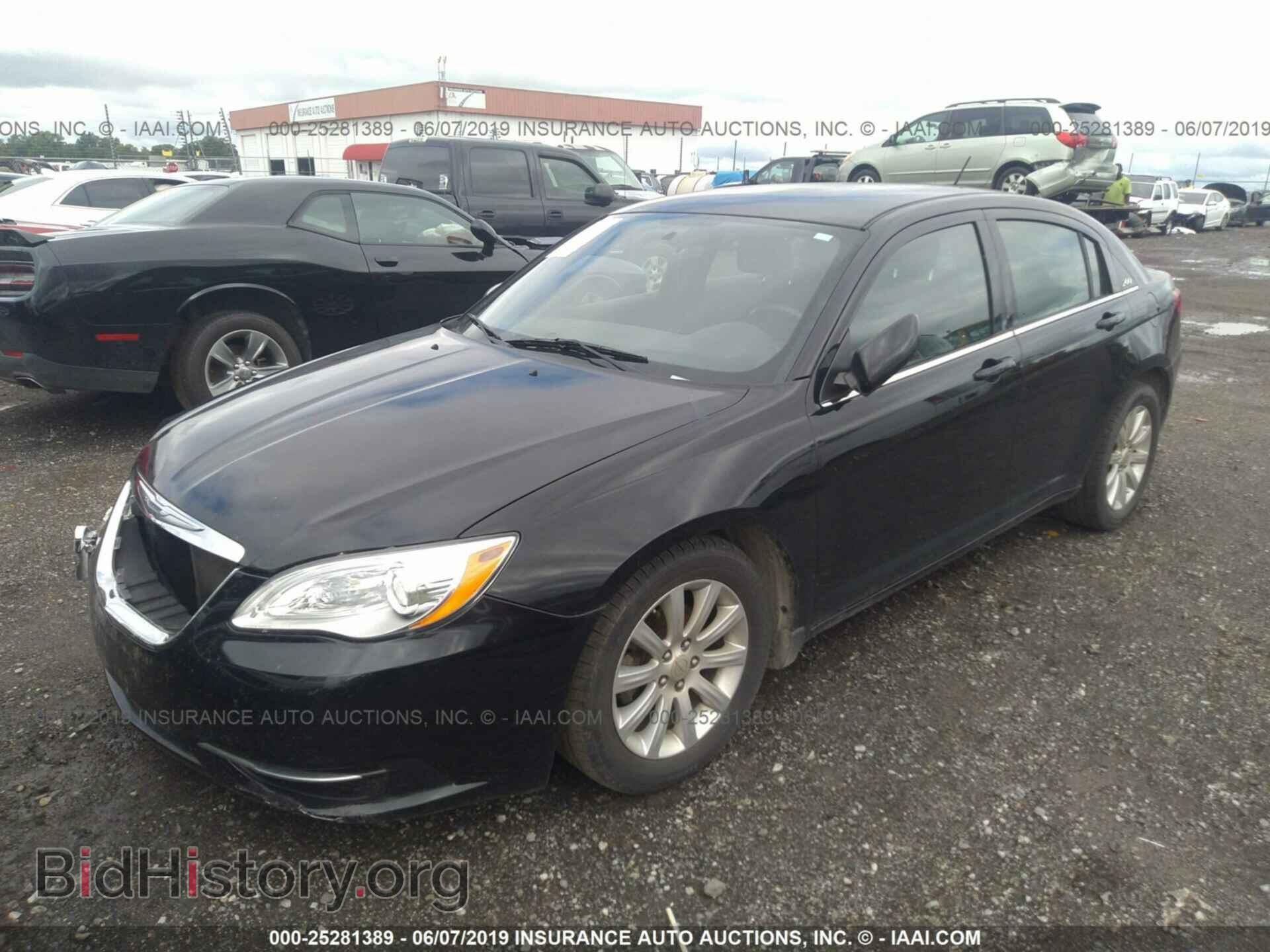 2013 CHRYSLER 200 - VIN: 1C3CCBBG3DN556262 - Photo 2