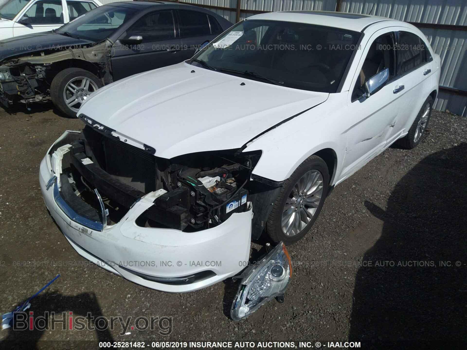 2013 CHRYSLER 200 - VIN: 1C3CCBCG2DN554503 - Фото 2